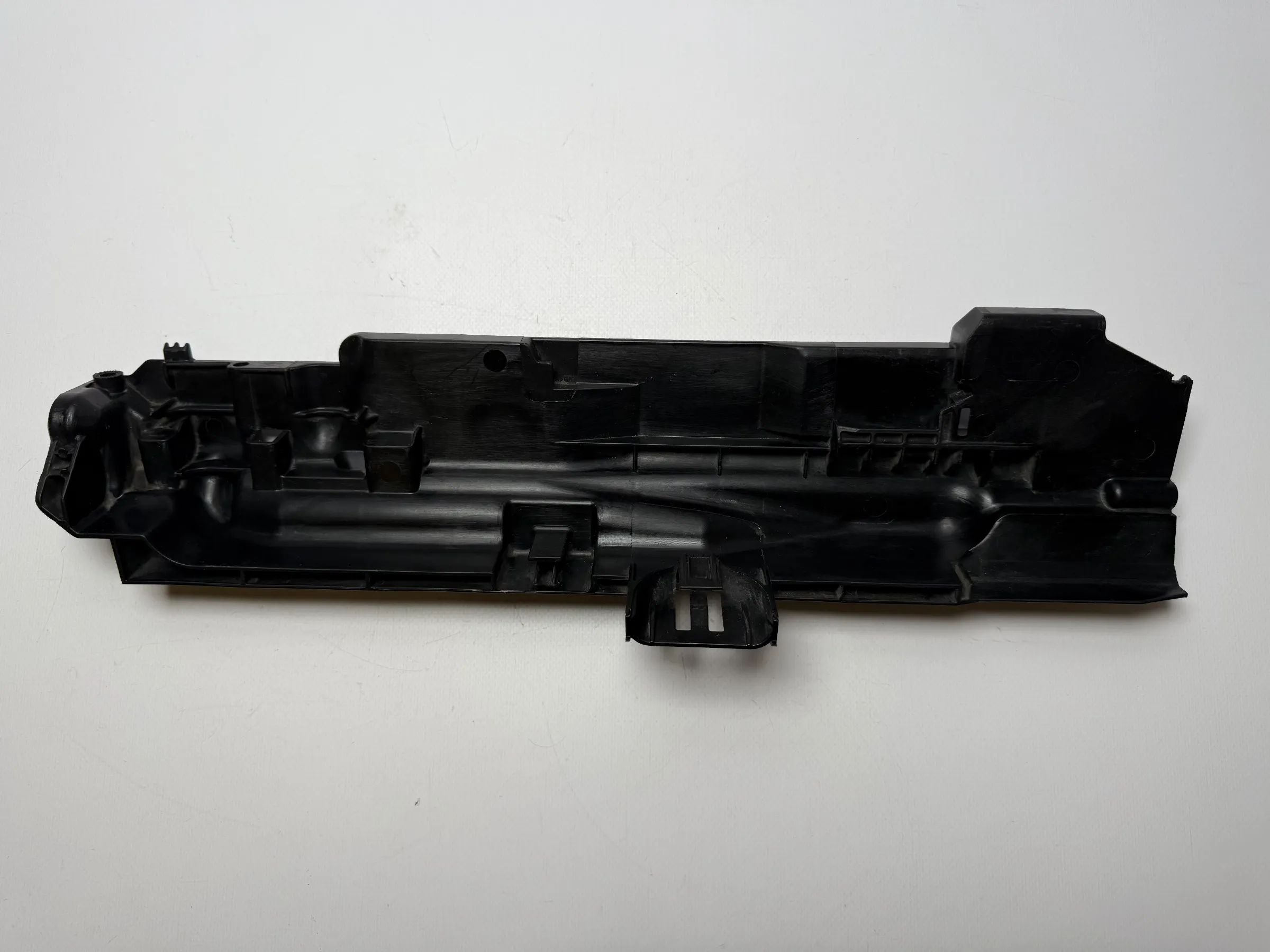 Original BMW E81 E87 E88 E90 E91 E92 X1 Radiator/Lock Carrier Right 17107524914 