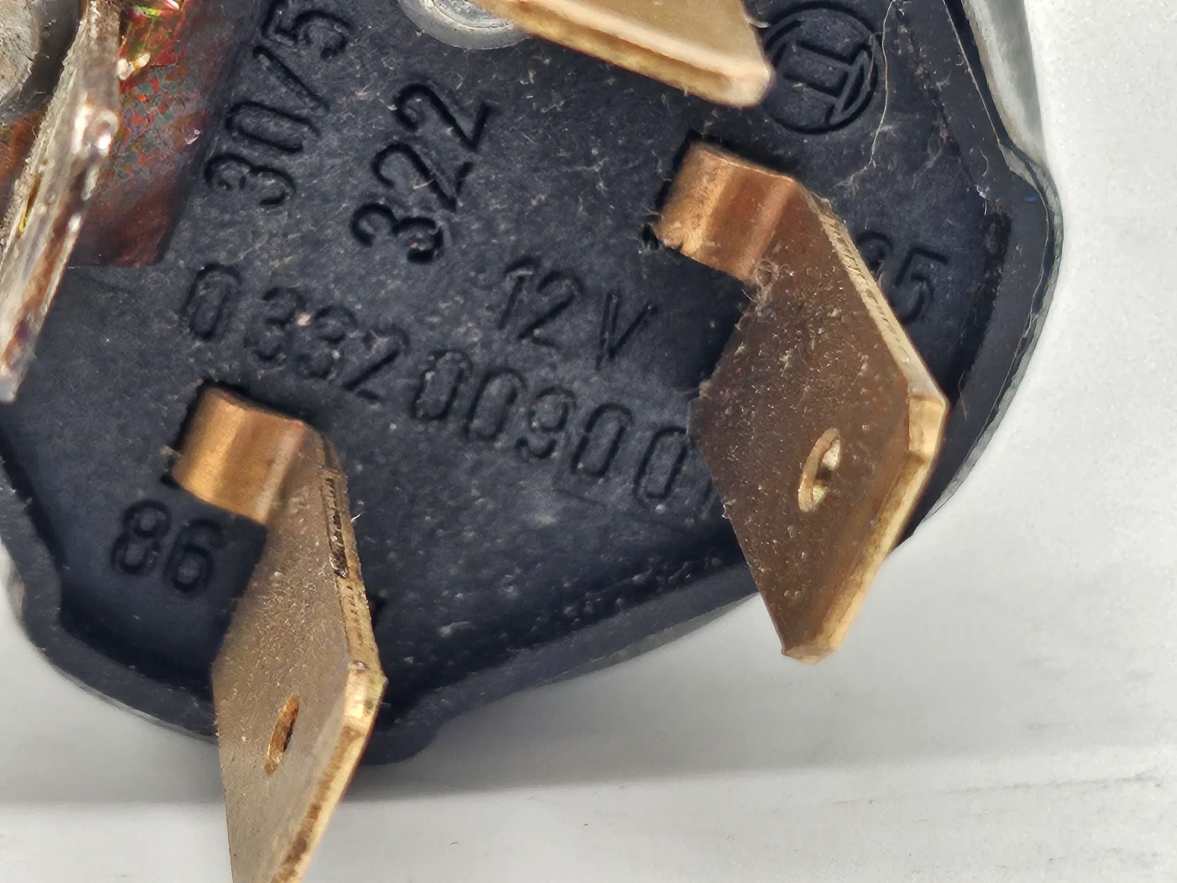 originales Bosch Relais 12 Volt Oldtimer 0332009001