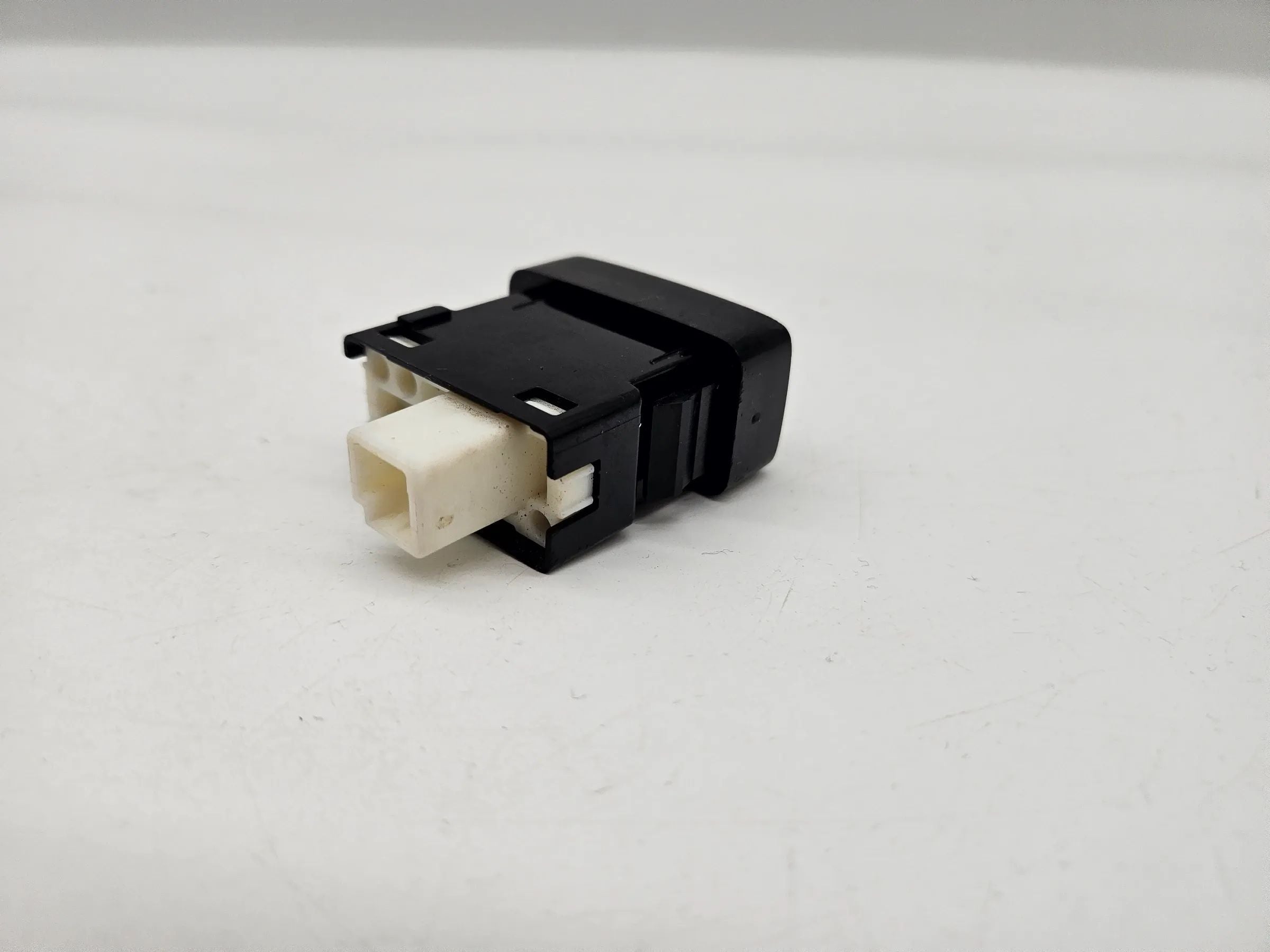 Oryginalny przełącznik centralnego zamka Daihatsu Cuore Bj 2004 489097