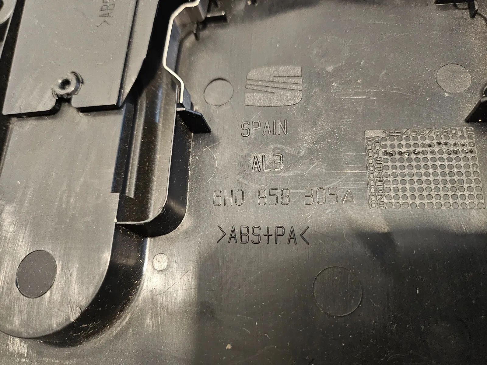 SEAT Arosa 6H - Pokrywa Konsoli Rozdzielczej 6H0858305A