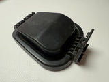 純正Audi VW Seat A80 ヘッドライトカバー 304451102 / 20-5365C