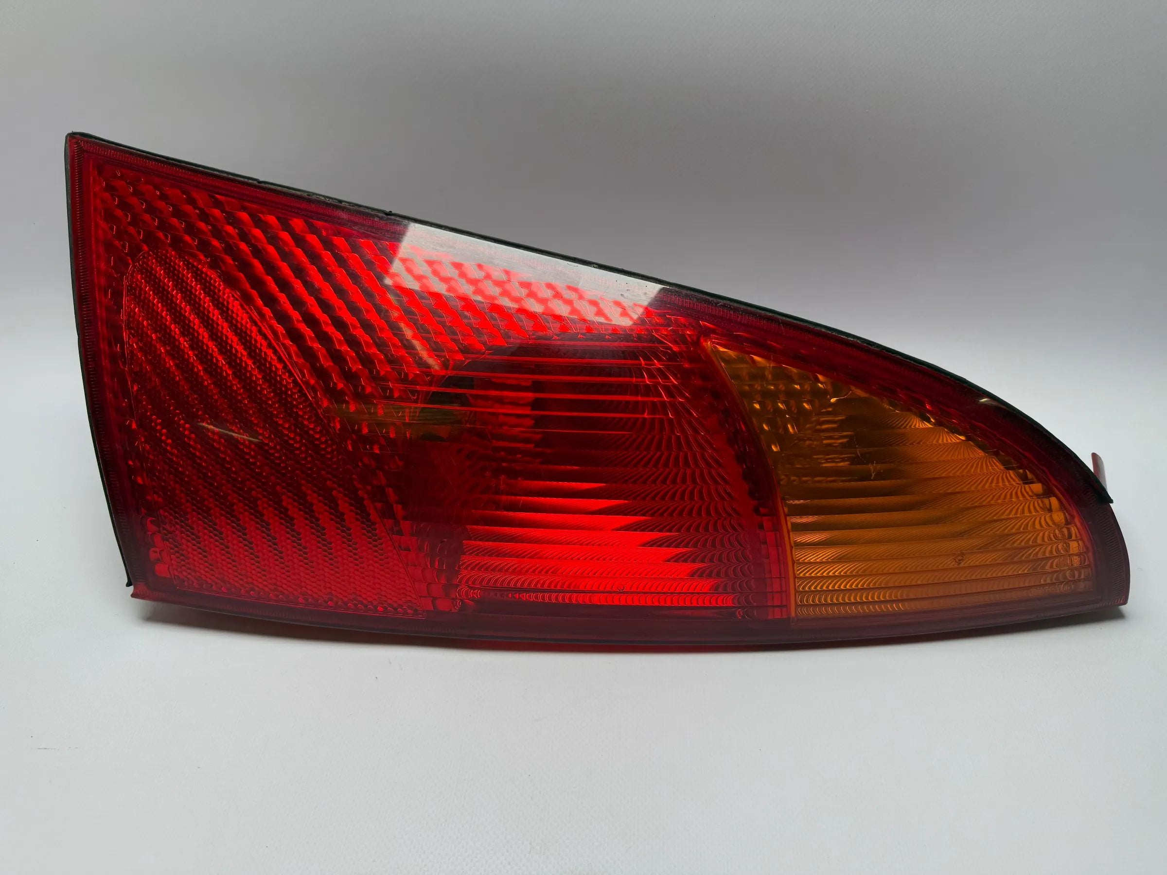 Rückleuchte Rücklicht Rechts für FORD FOCUS (DBW) 1.6 16V XS413404