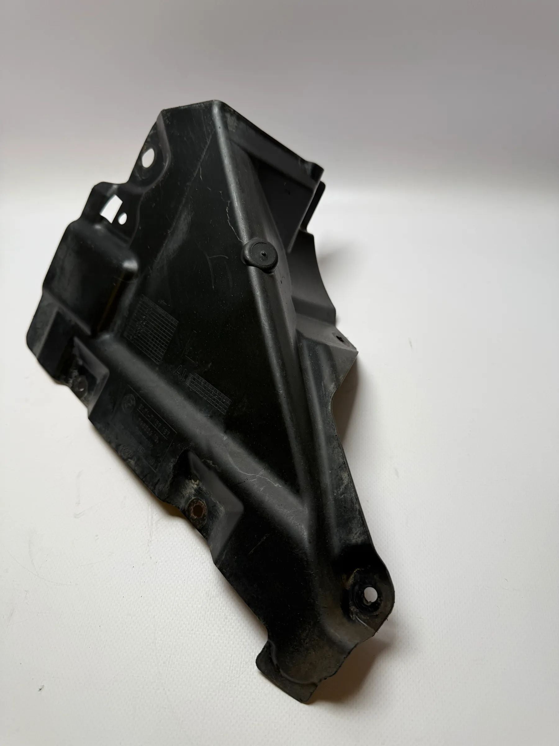 Оригинальная левая защита от грязи BMW E91 3 серии E90 E92 E93 E84 51717159189