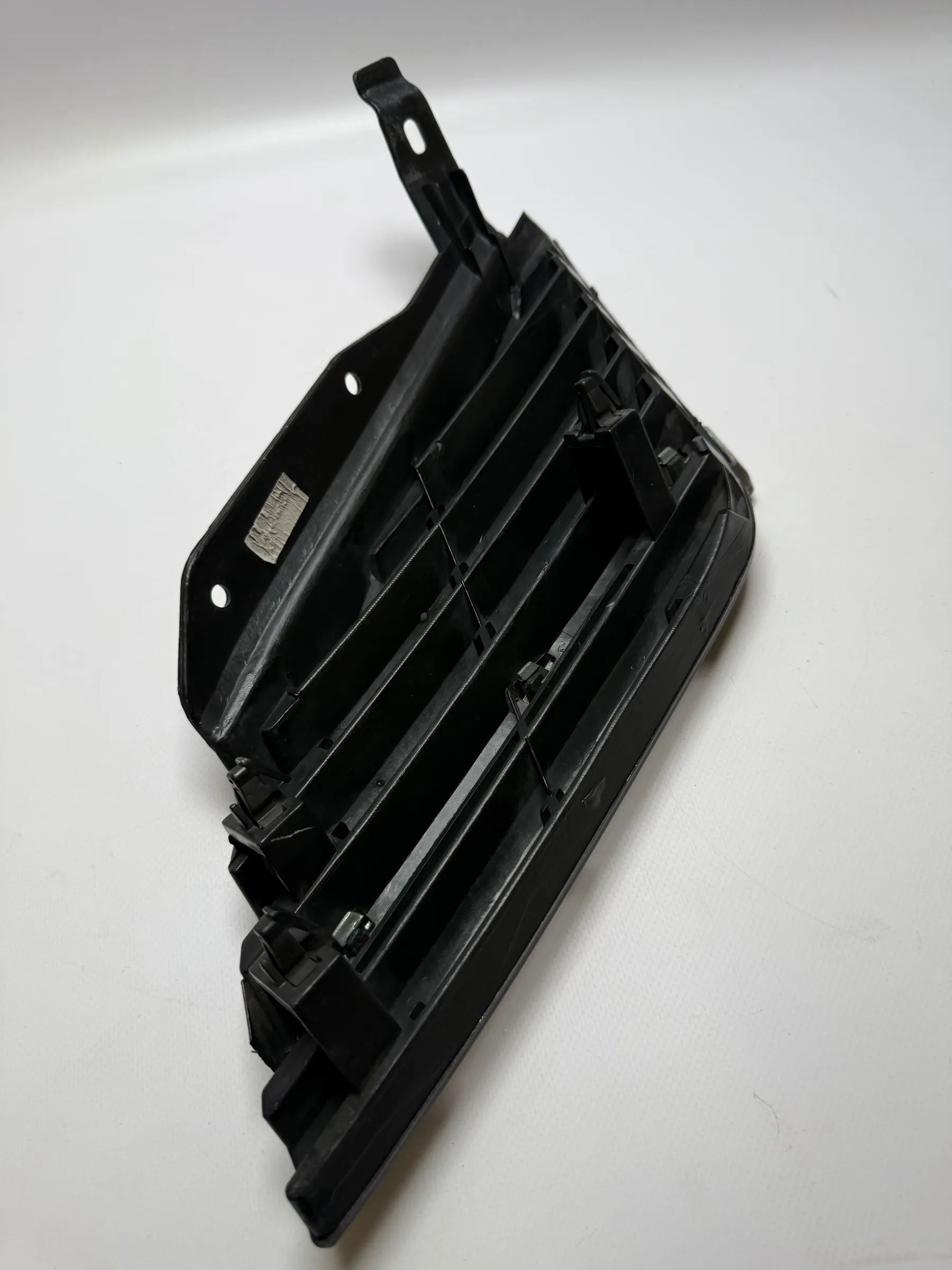 Original NISSAN PRIMERA BERLINA Kühlergrill Stoßstange DS0723601