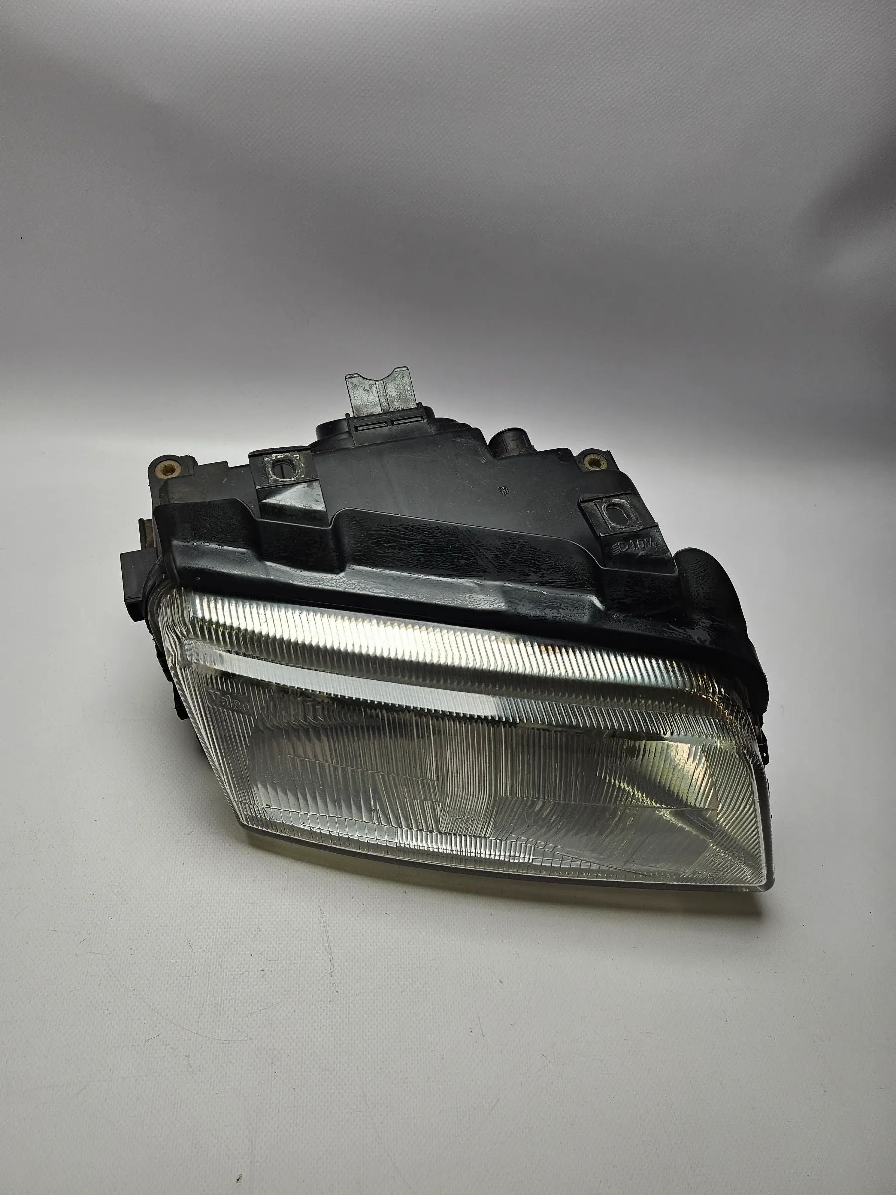 Original Valeo Audi B5 A4 1.8 Headlight Right 8D0941004A 