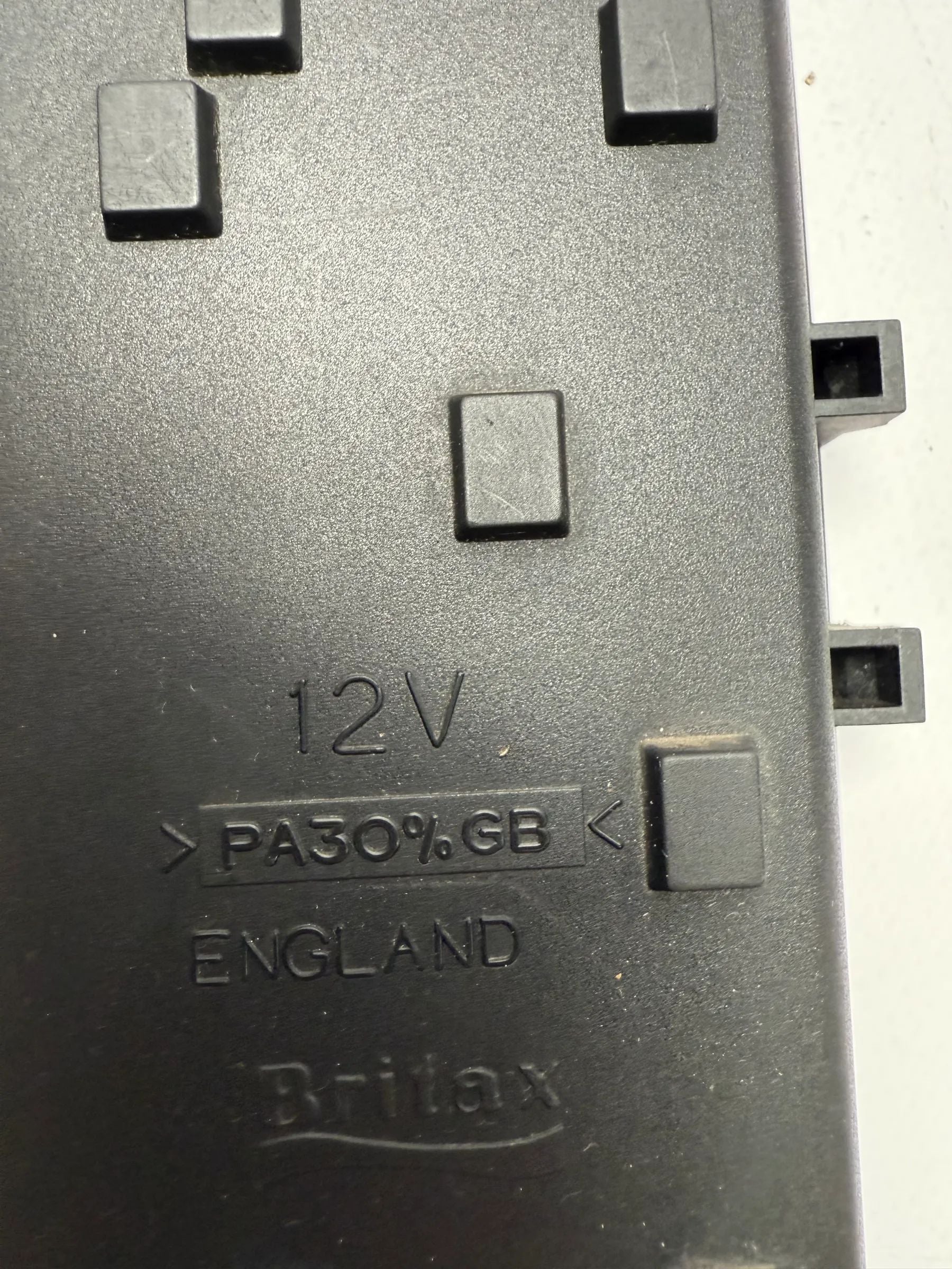 Original GM Pontiac Montana Chevrolet Venture lamp holder Britax 12335926 