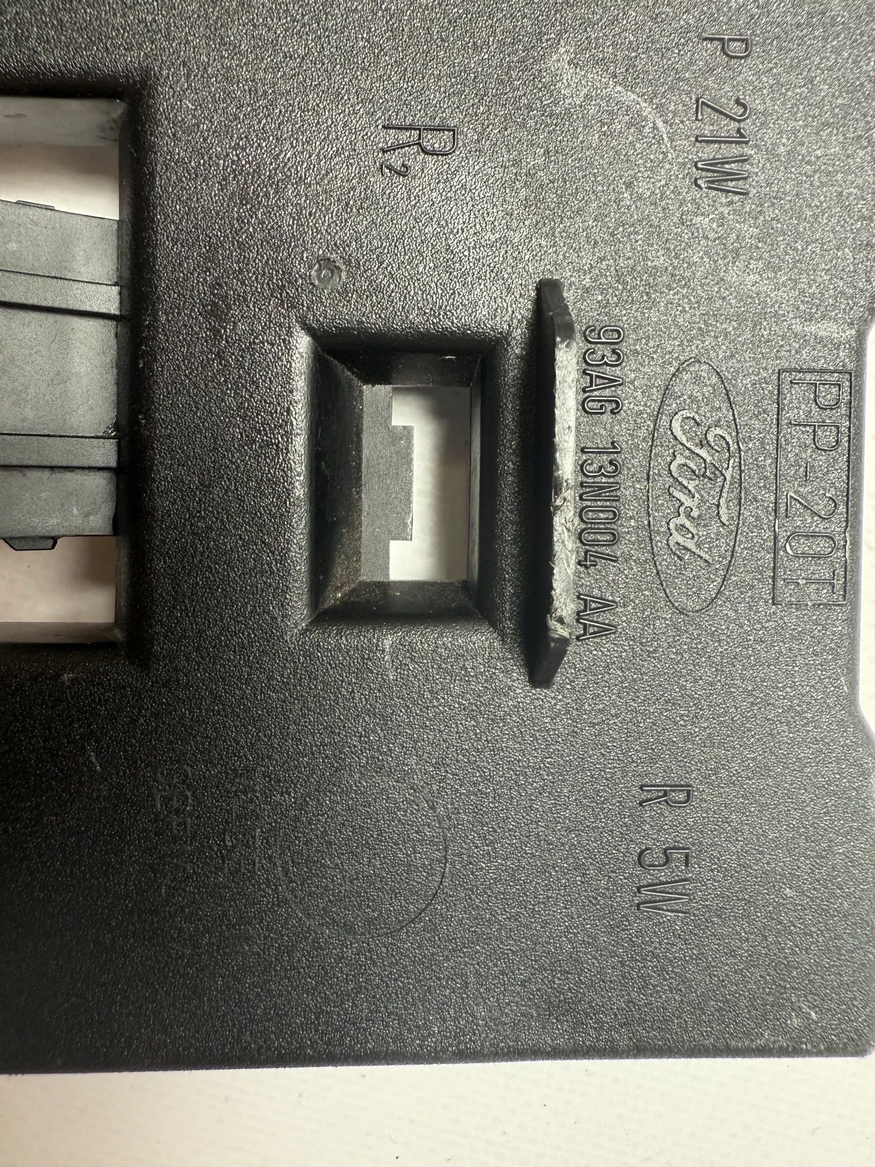 Porta lámpara original Ford Escort 16V faro trasero derecho 93AG13N004AA