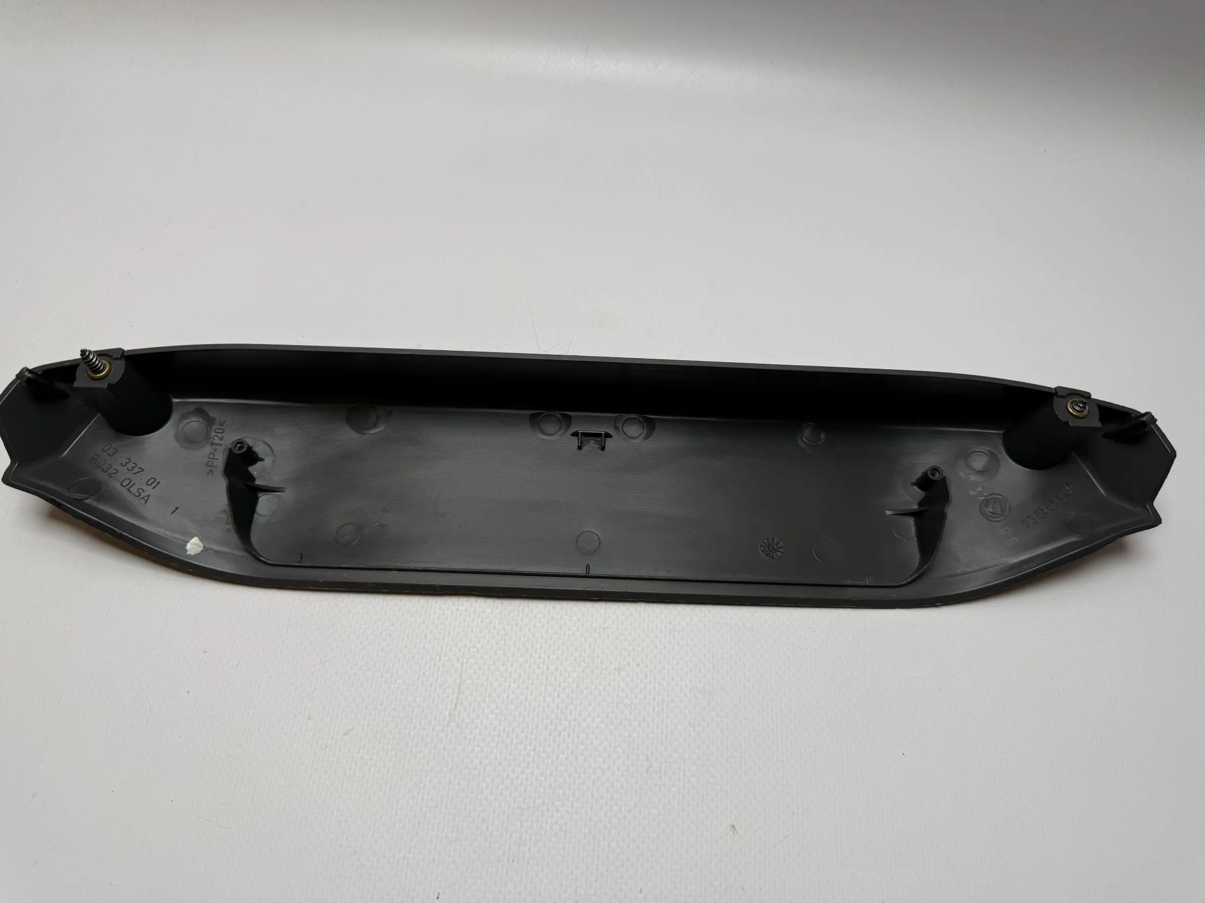 Original Fiat Panda 1.2 Automatik Penutup Dudukan Lampu Rem Tambahan 735388525