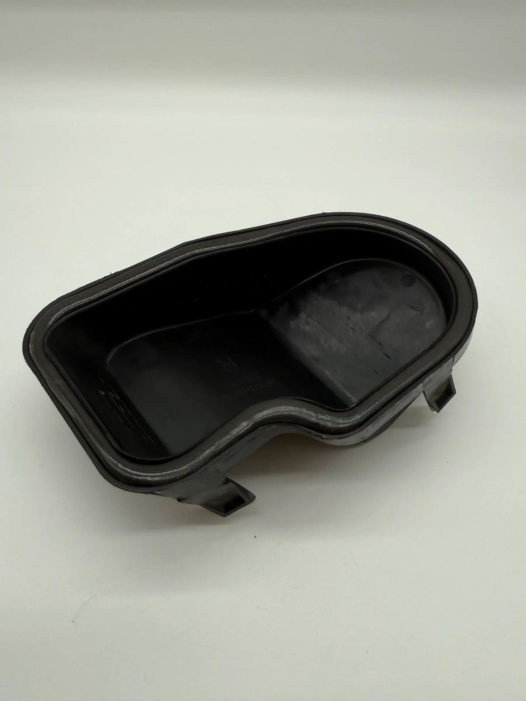 Ford Focus 2002 Right Headlight Cover 304311157R OLT6657 