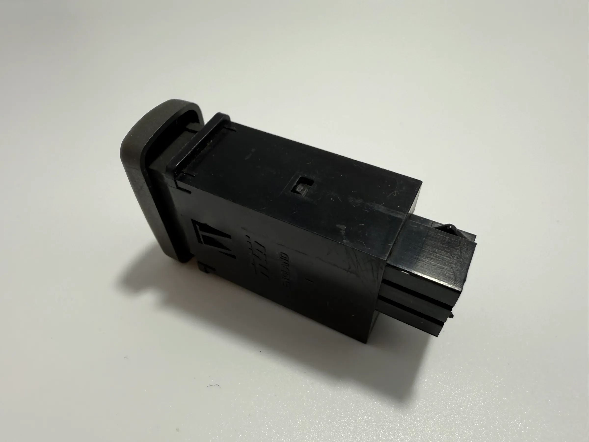 Original Volvo V40 S40 radio switch button front left TRW 30864281 