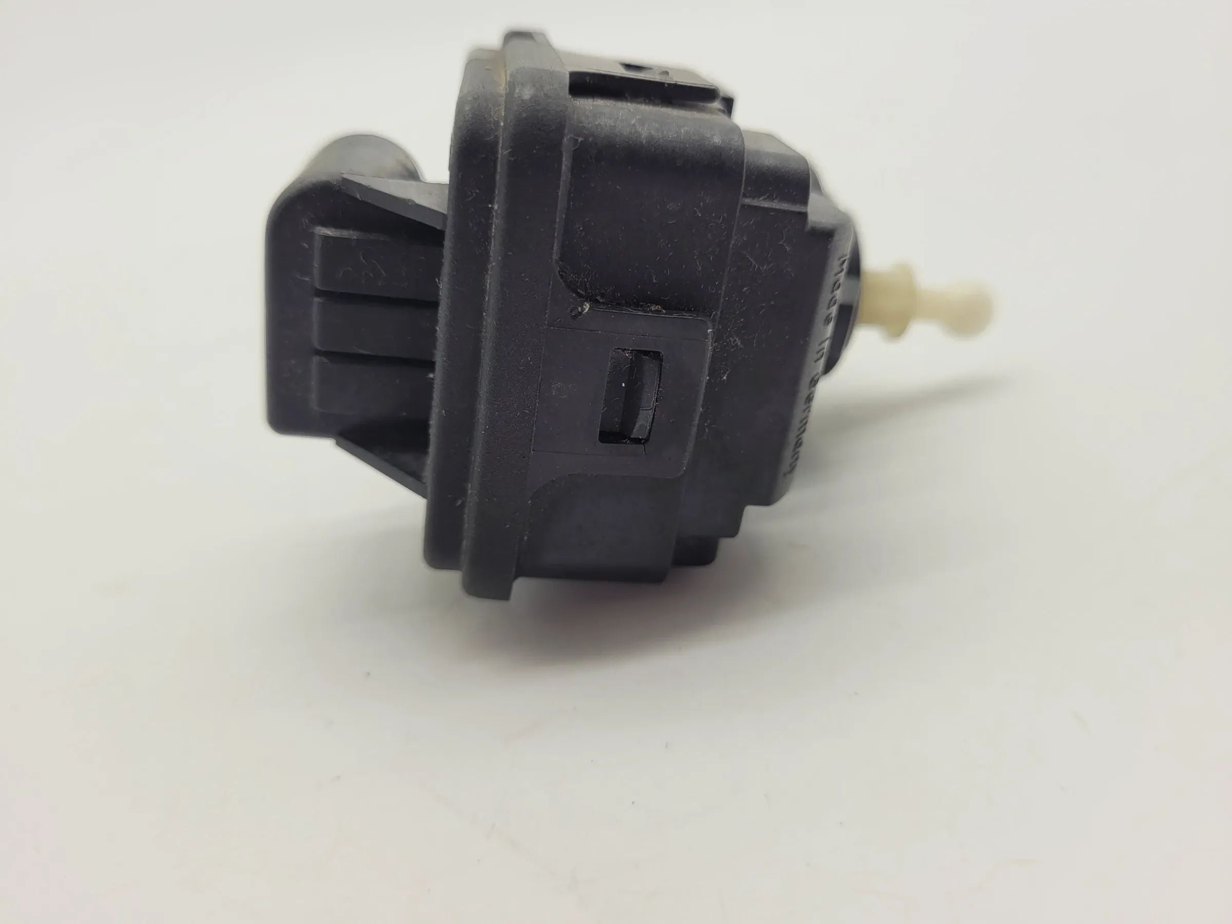 Original Audi A3 (8L1) Scheinwerfer Stellmotor LWR L/R 8L0941295
