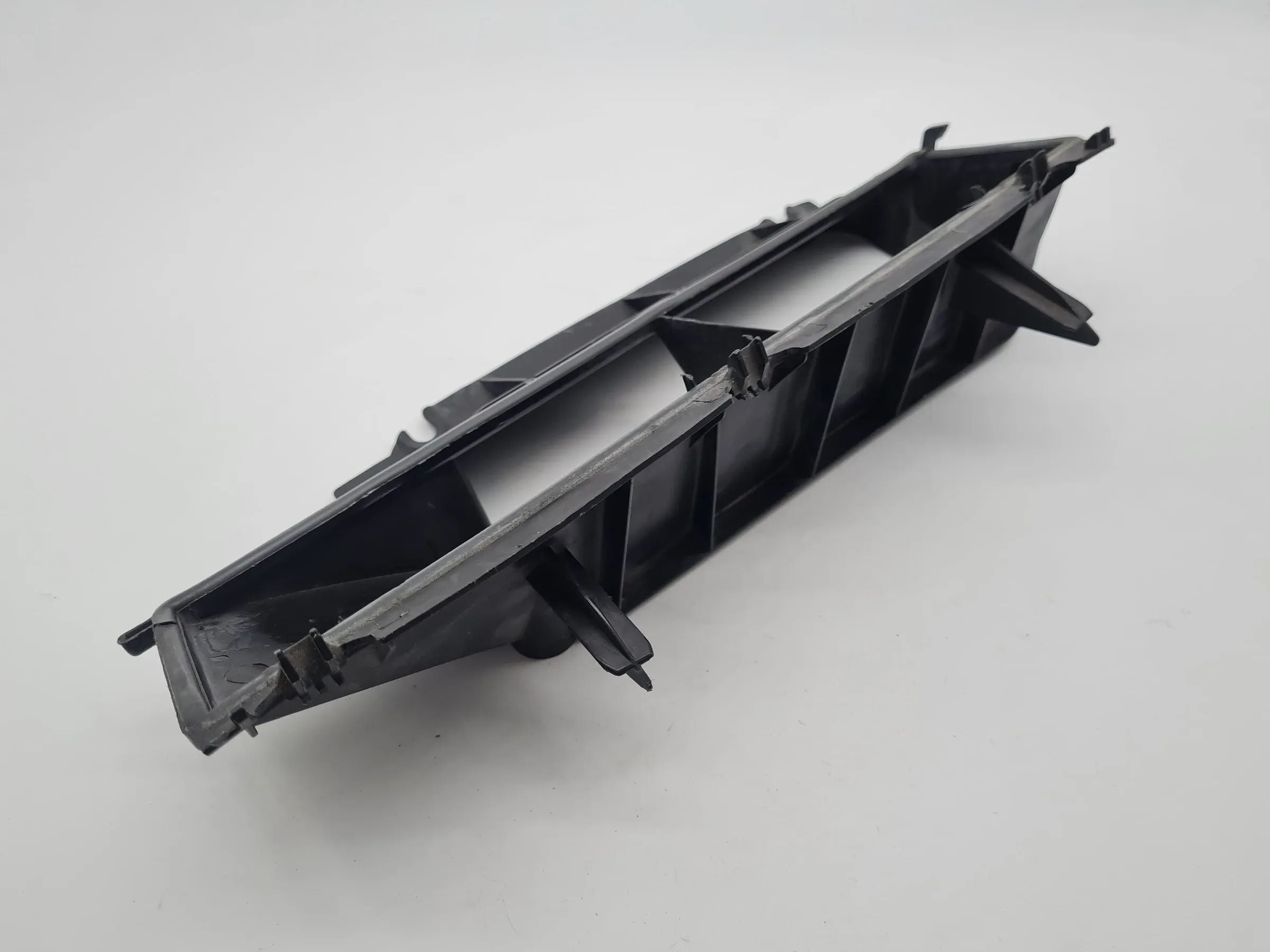 Original Mercedes-Benz C-Klasse (W203) Gehäuseteil Staubfilter A2038303203