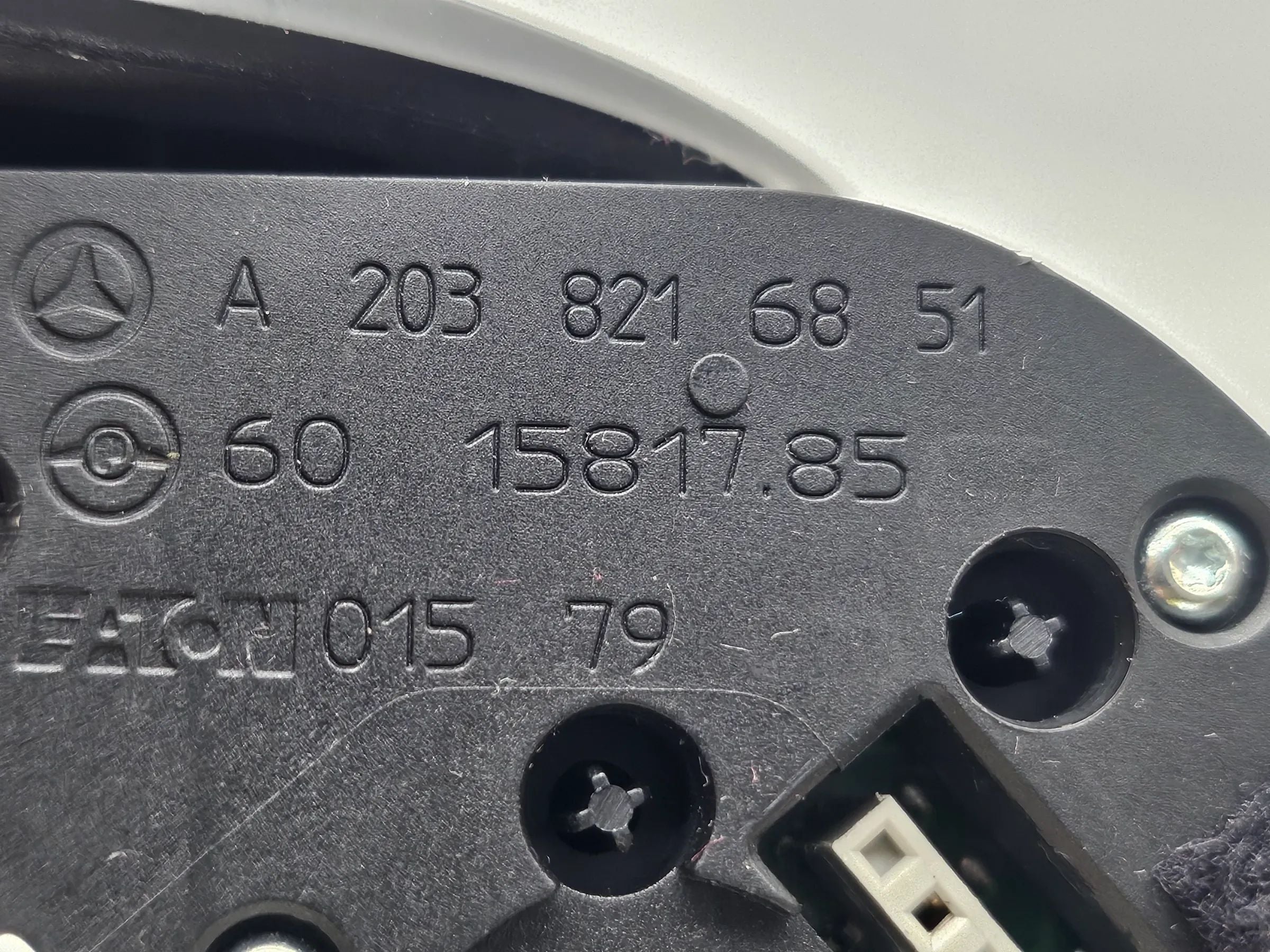 Original Mercedes-Benz W203 CL203 Schalter Telefon Lenkrad A2038216851