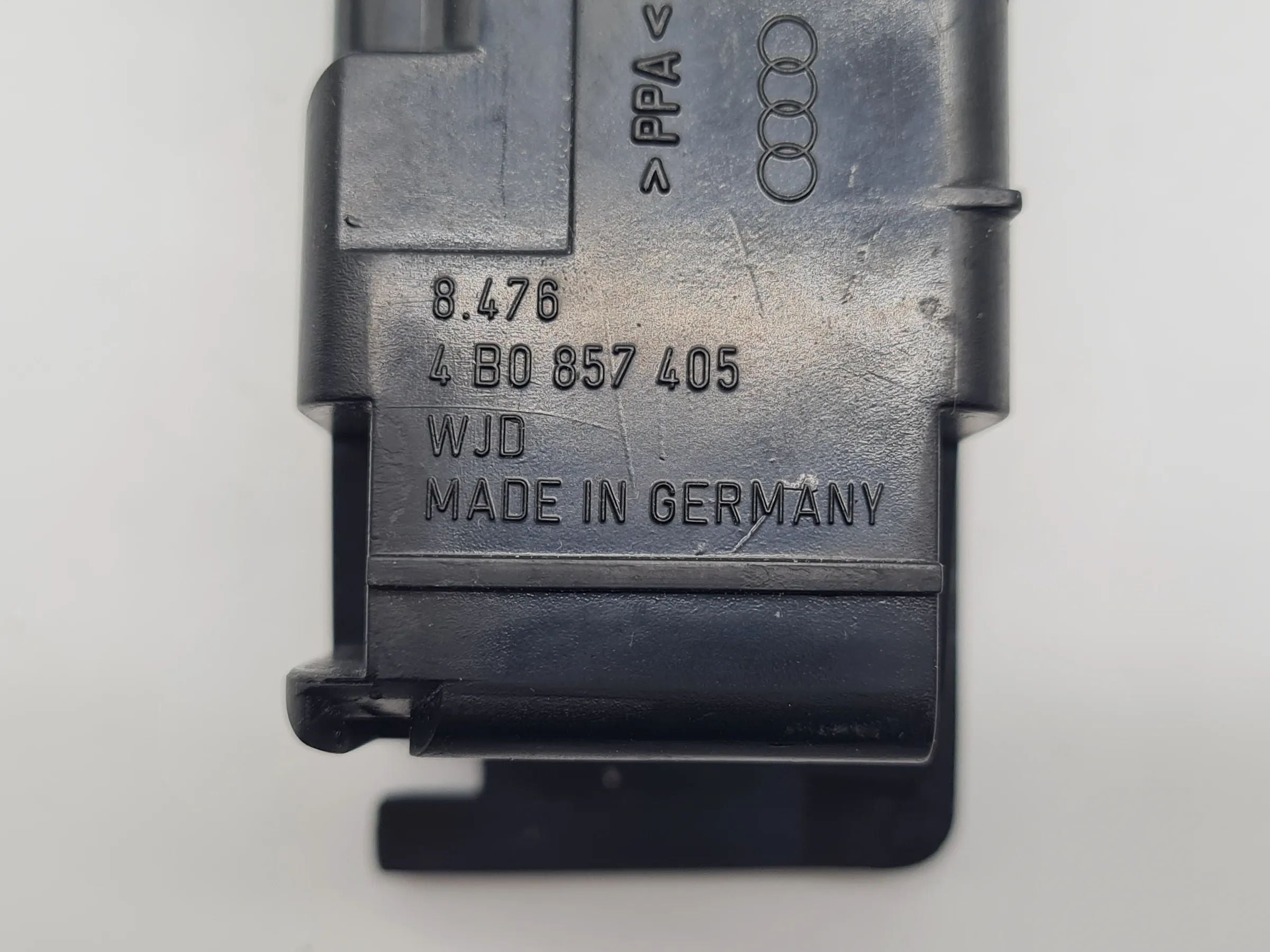Original Audi A6 (4B) Aschenbechereinsatz 4B0857405