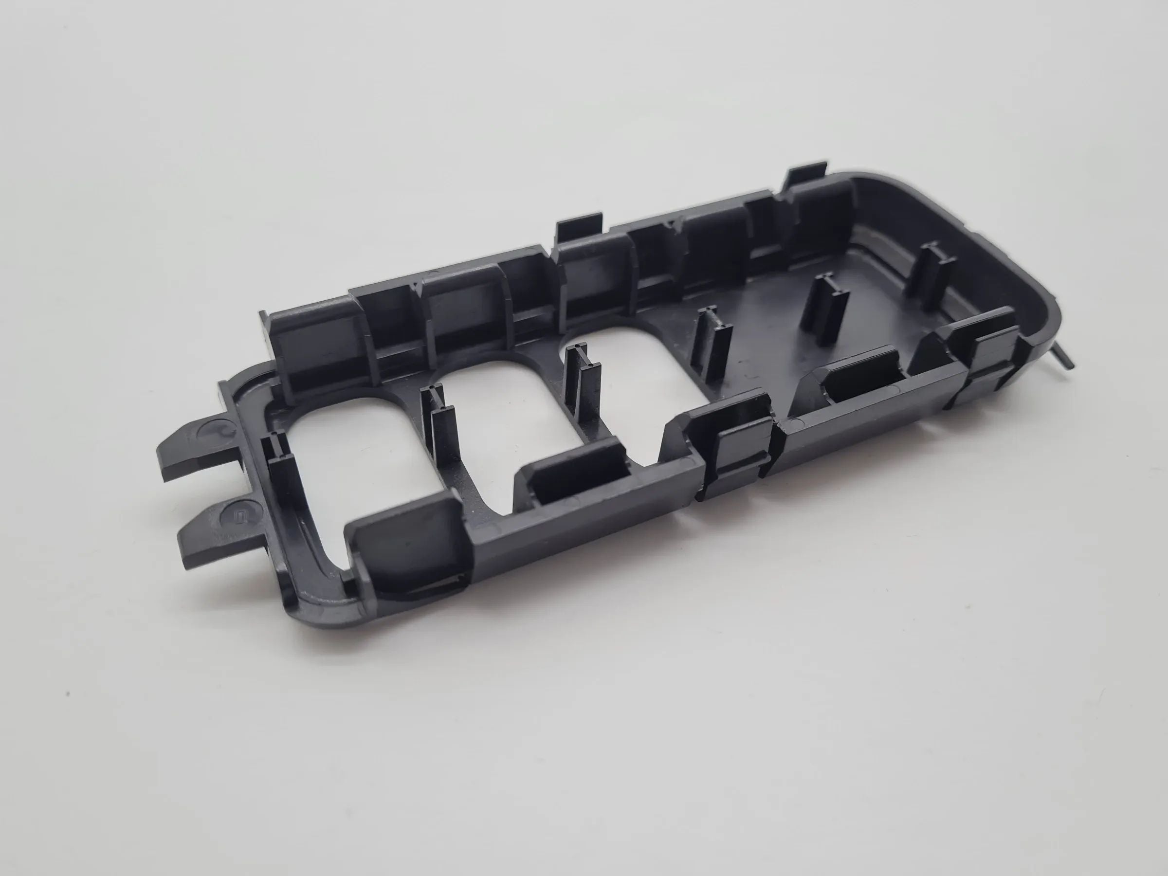 Original Mercedes-Benz A-Klasse (W168) Rahmen Blende Einparkhilfe A1685450191