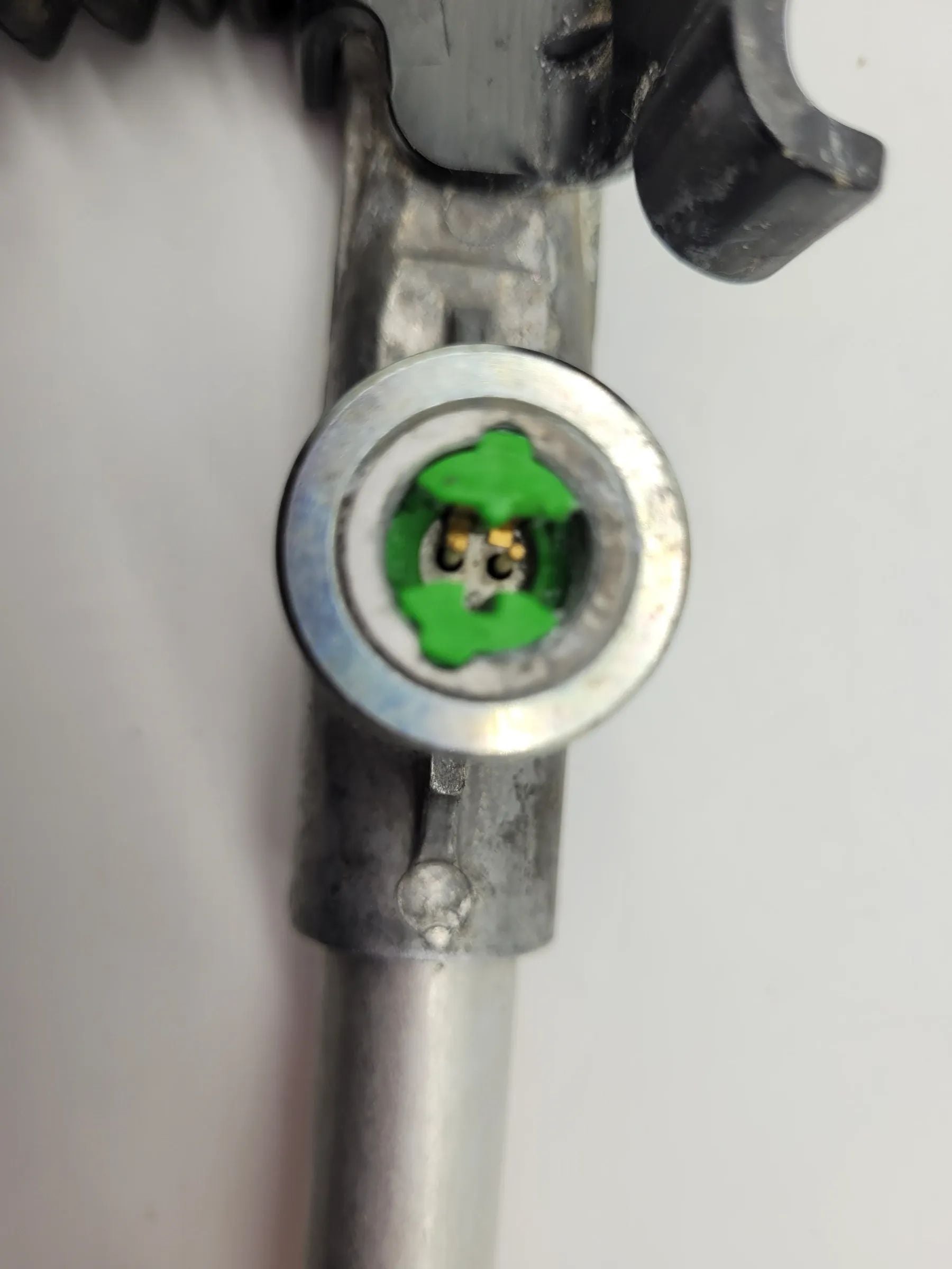 Original Mercedes-Benz C-Klasse Sicherheitsgurt / Gurtschloss Links A2038601769