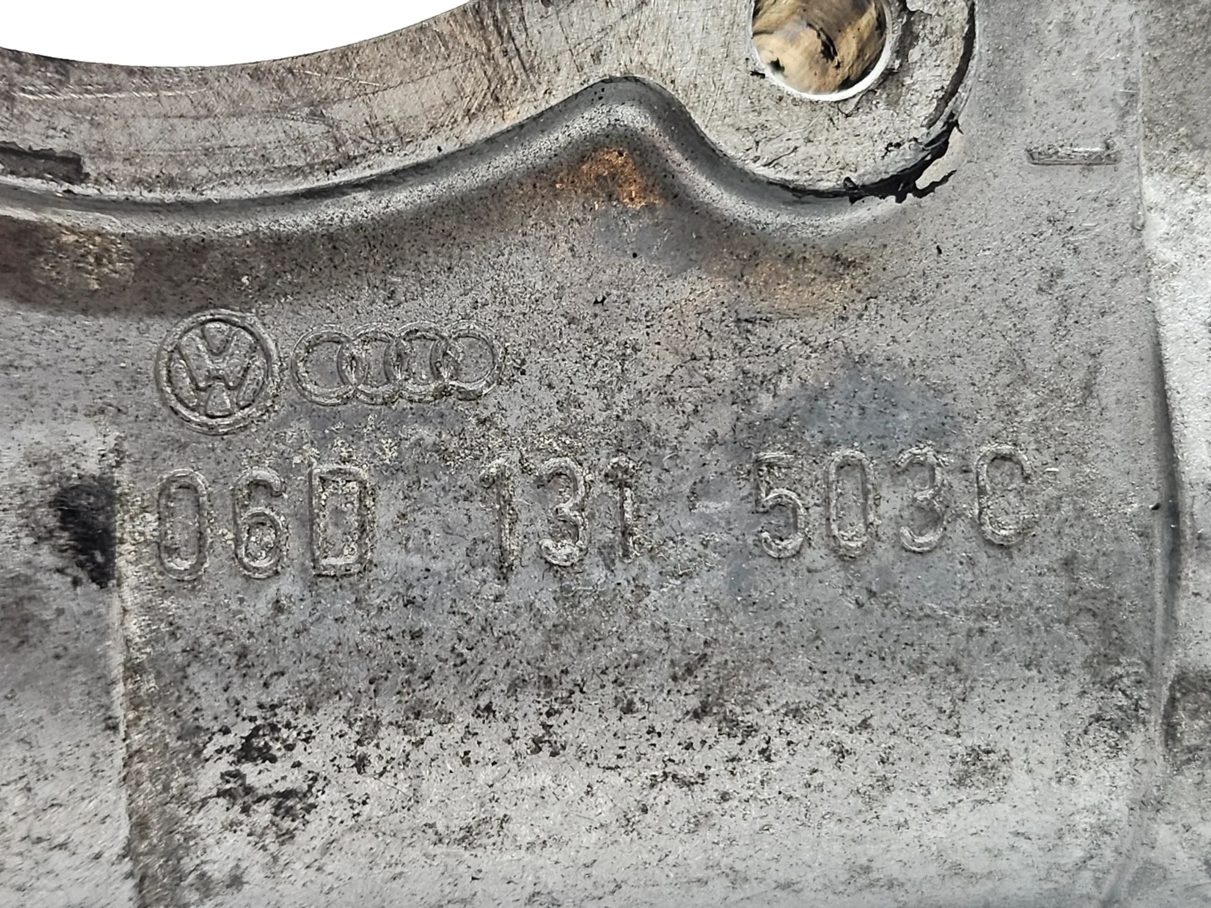 Orig. Audi A4 8E B6 2,0L FSI AWA Abgasrückführungsventil AGR Ventil 06D131503C