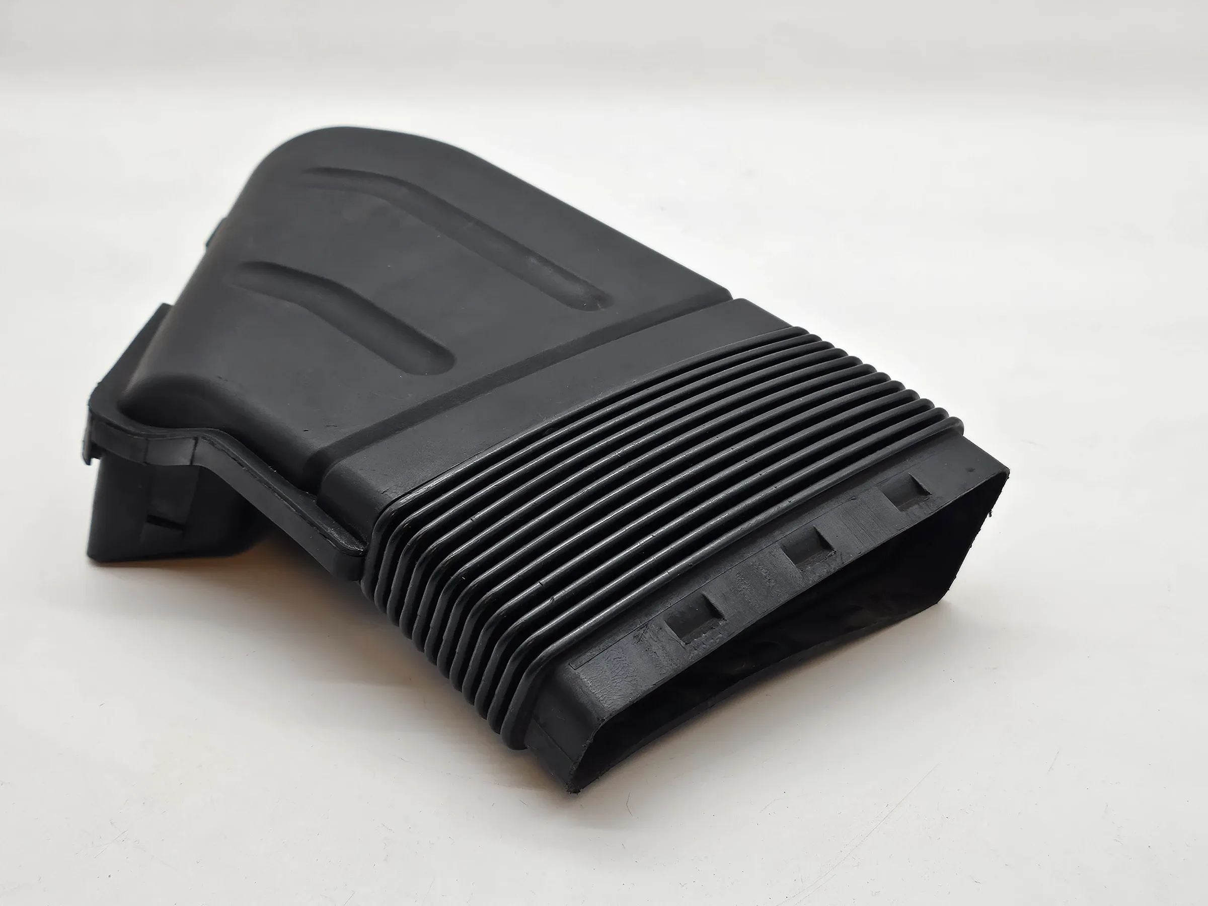 Original Audi S4 B7 8E 4.2 Luft Ansaugung Führung Ansaugrohr 8E0129617D