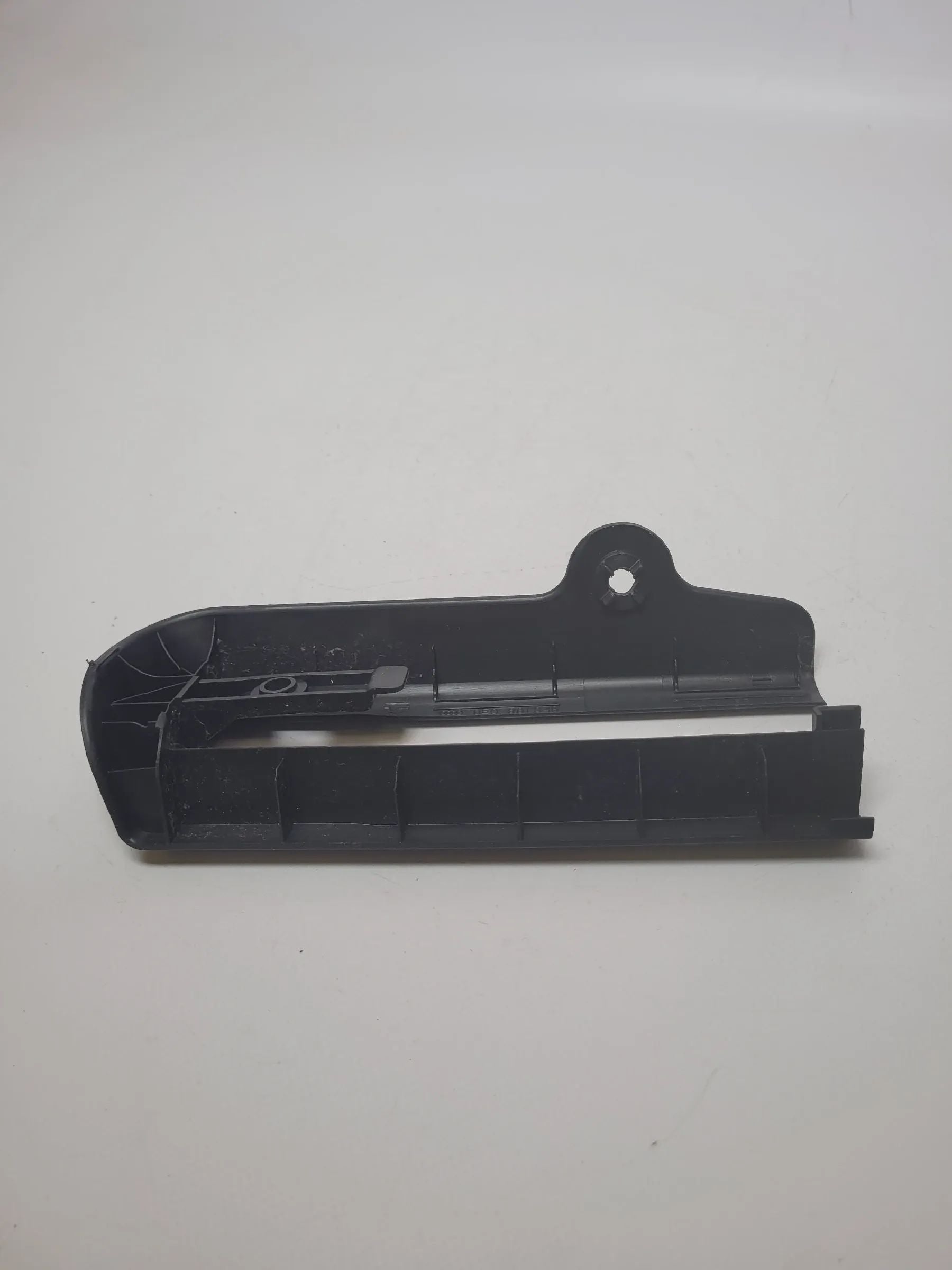 Original Audi A4 (8E/B6/B7) Verkleidung Sitz-Führungsschiene Links 8e0881349