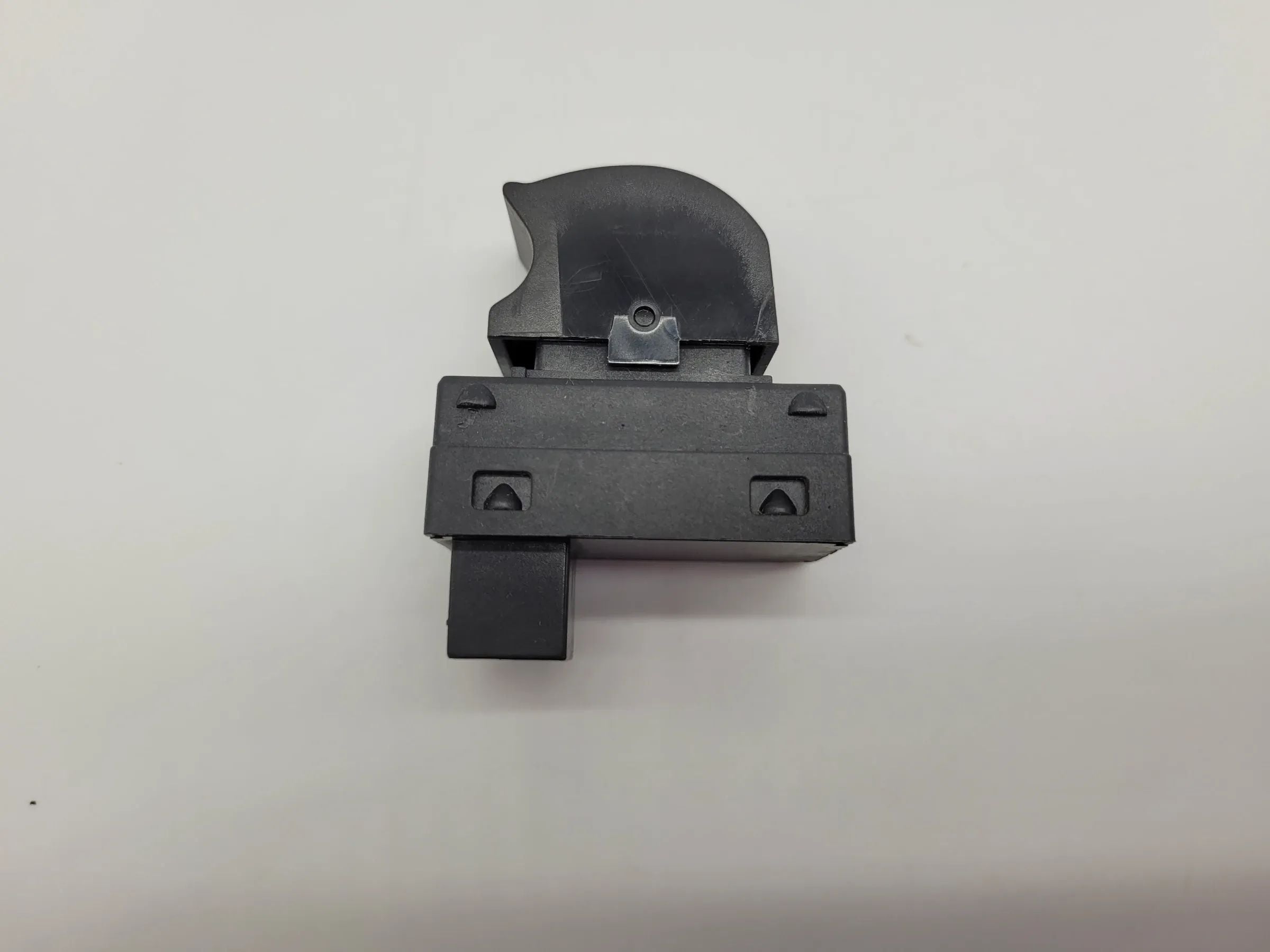 Original Lancia Delta II (844) Fensterheberschalter Links 07809A832