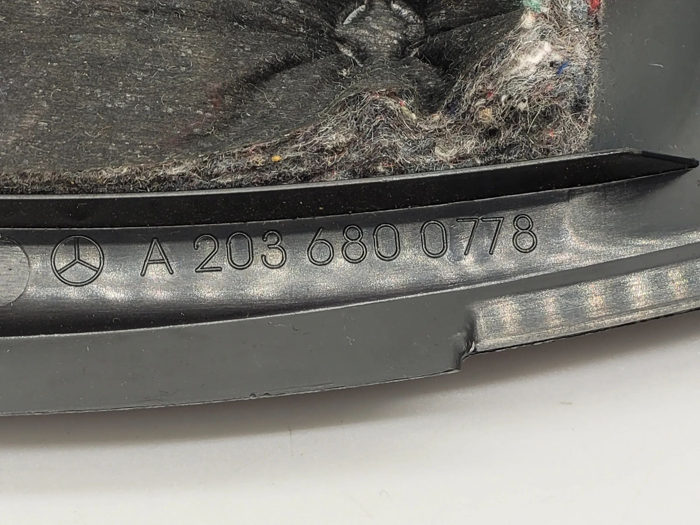 Original Mercedes C-Klasse Blende Abdeckung Armaturenbrett Links A2036800778