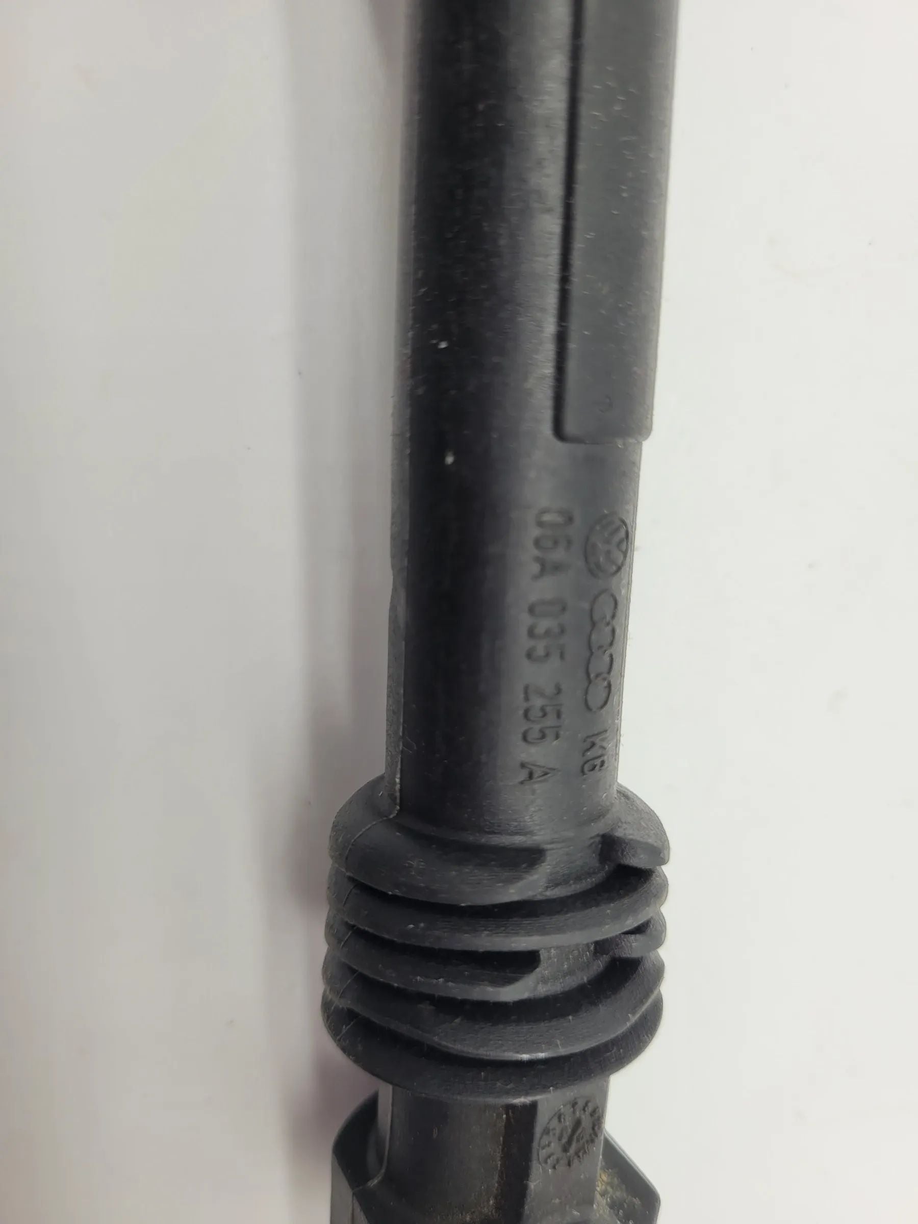 Original Audi A4/A6 VW Passat Zündkabel Zylinder 1 06A035255A / 13299/5