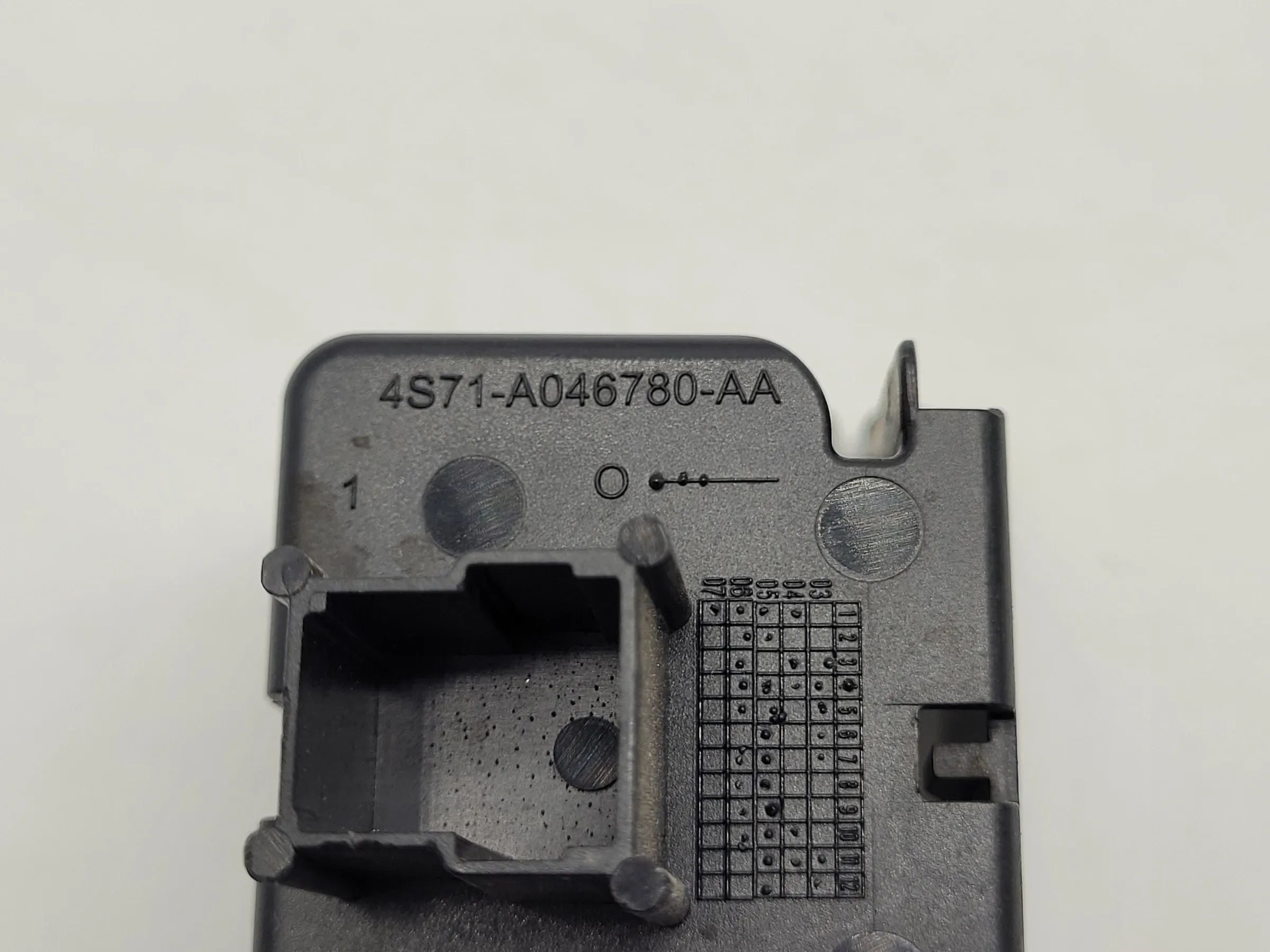 Original Ford Mondeo III 3 (B5Y) Ablage / Münzfach ,4S71-A046780-AA