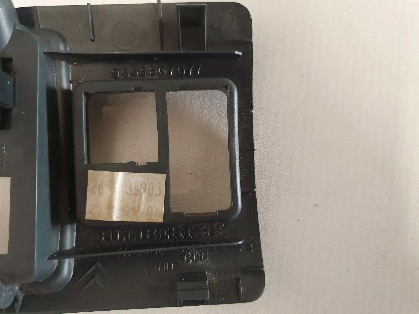 Pelapis Unit Saklar Interior 9635807077 CITROEN BERLINGO K23 - Auto-veritas