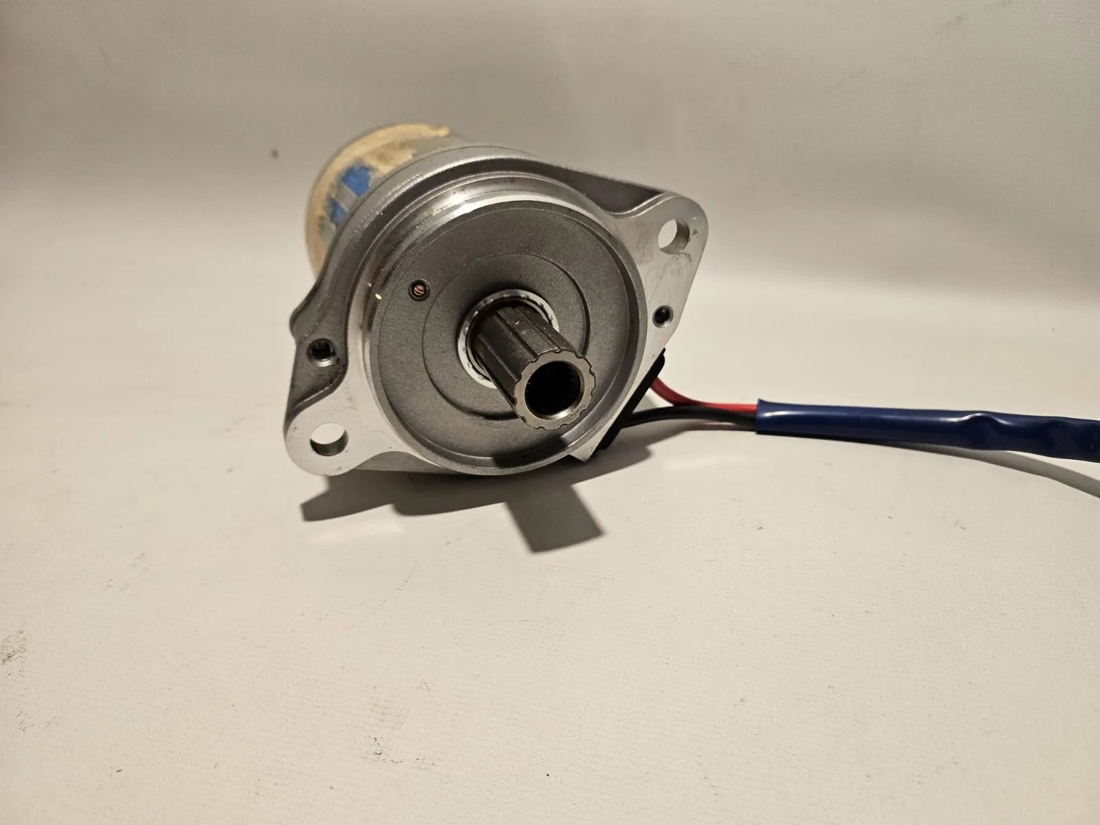 อะไหล่แท้ Renault Clio II ปั๊มเพาเวอร์ไฟฟ้า 25235000