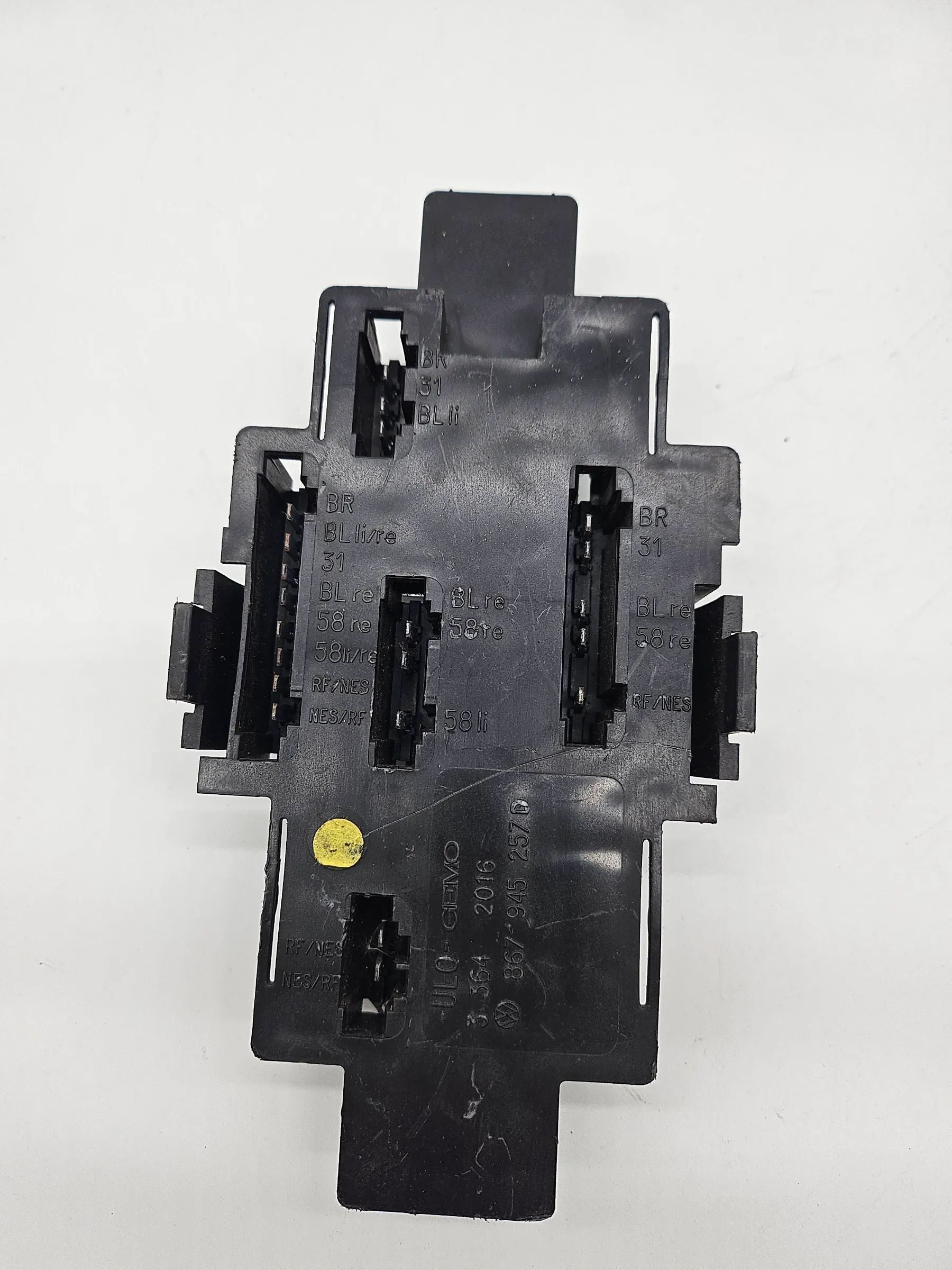 Support de feu arrière droit VW Polo 86C 867945257D