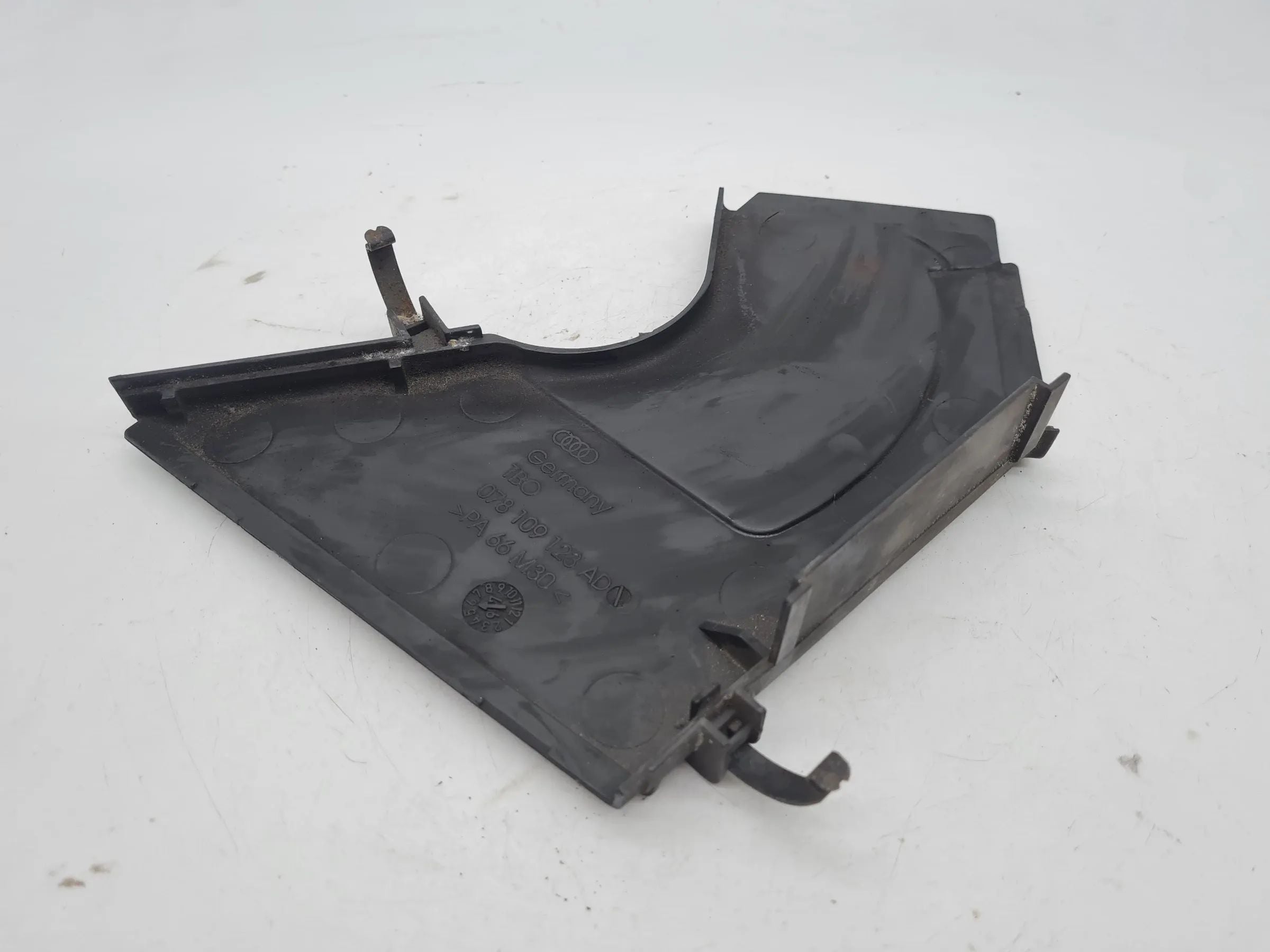 Original Audi A6 (4B2/4B4) Zahnriemenabdeckung 078109123AD
