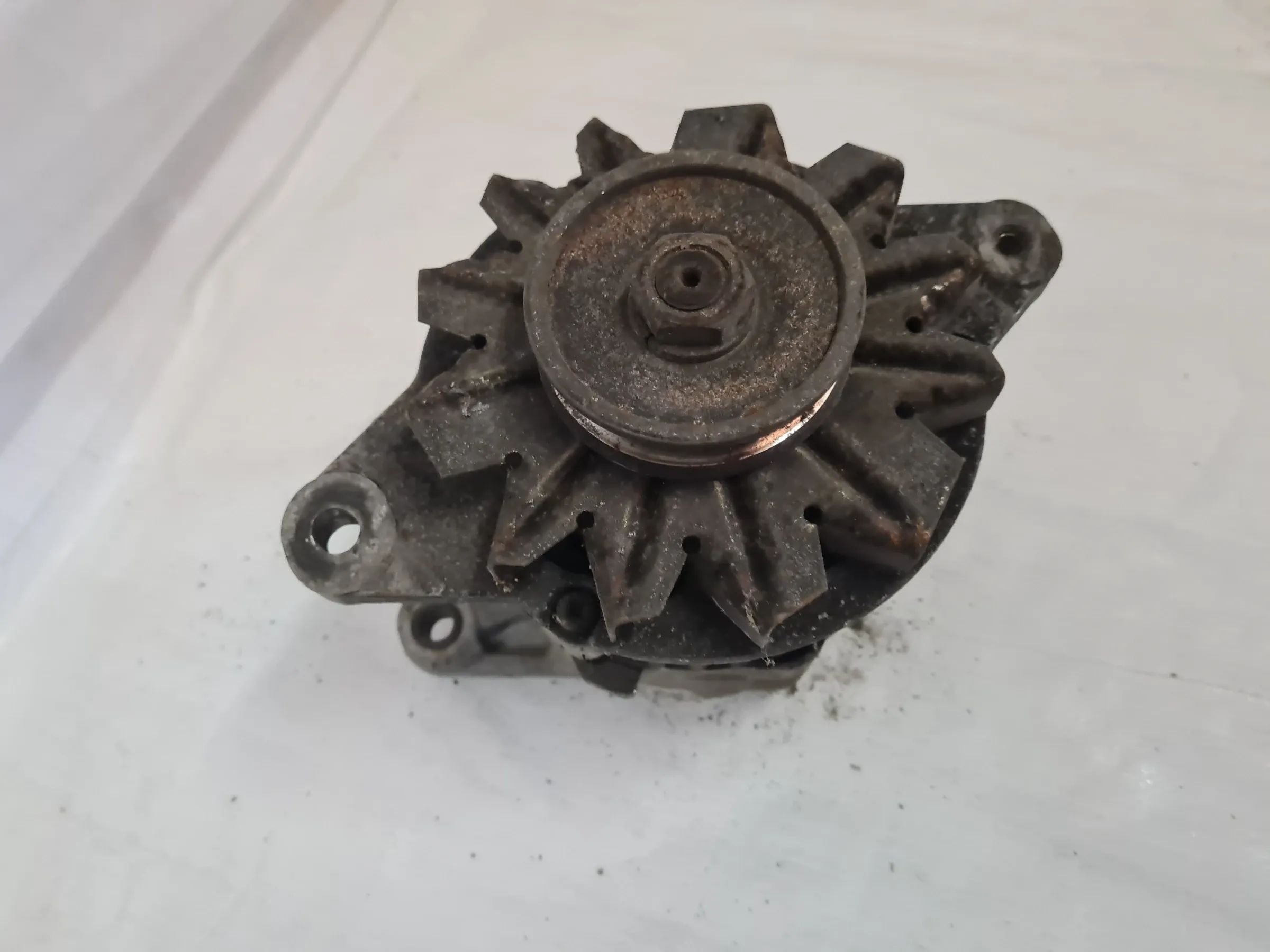 Original Nissan Micra I 1 (K10) Lichtmaschine 23100 10B10