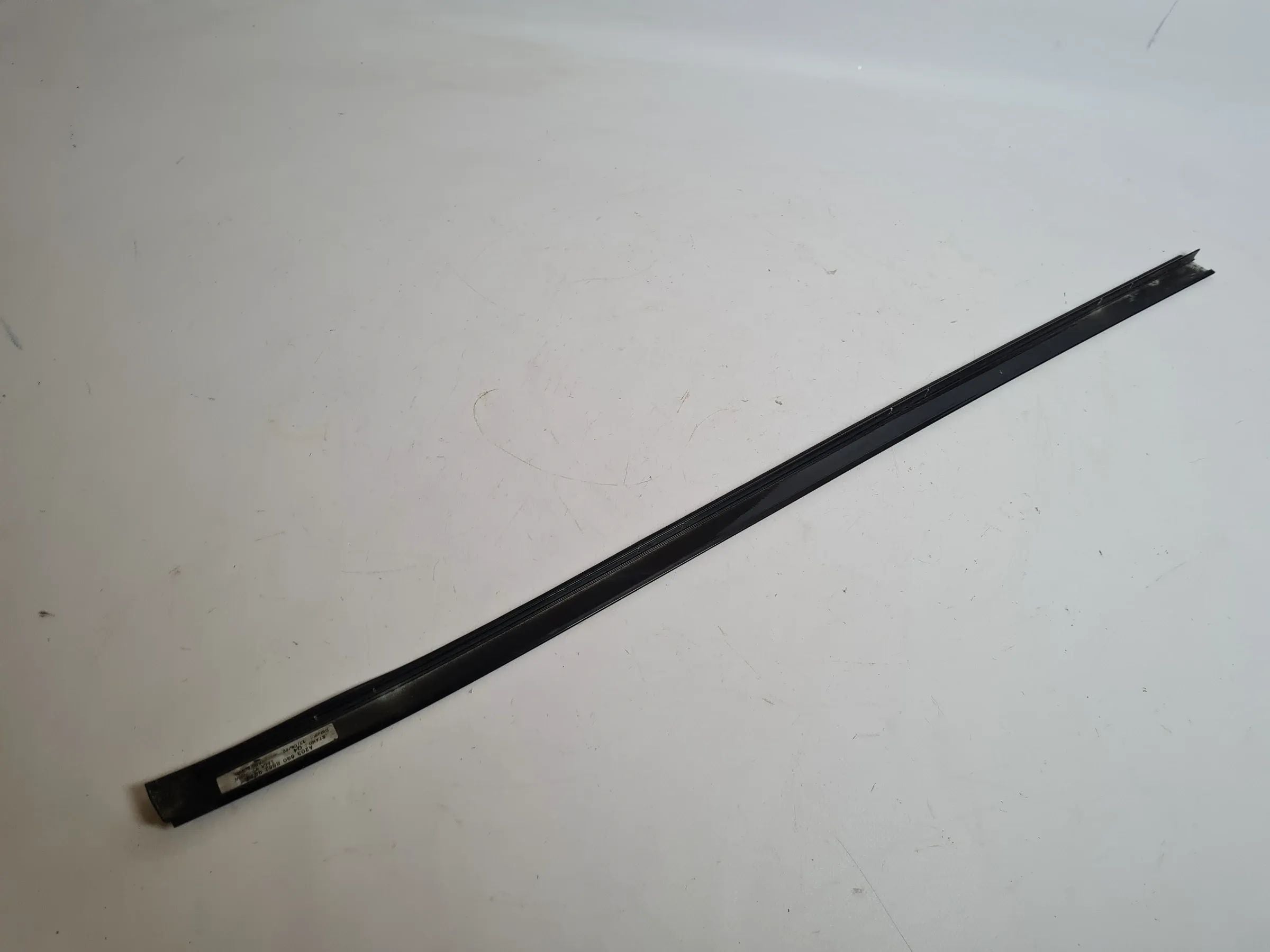 Original Mercedes C-Klasse (CL203) Leiste Wasserabweiser A2036908862