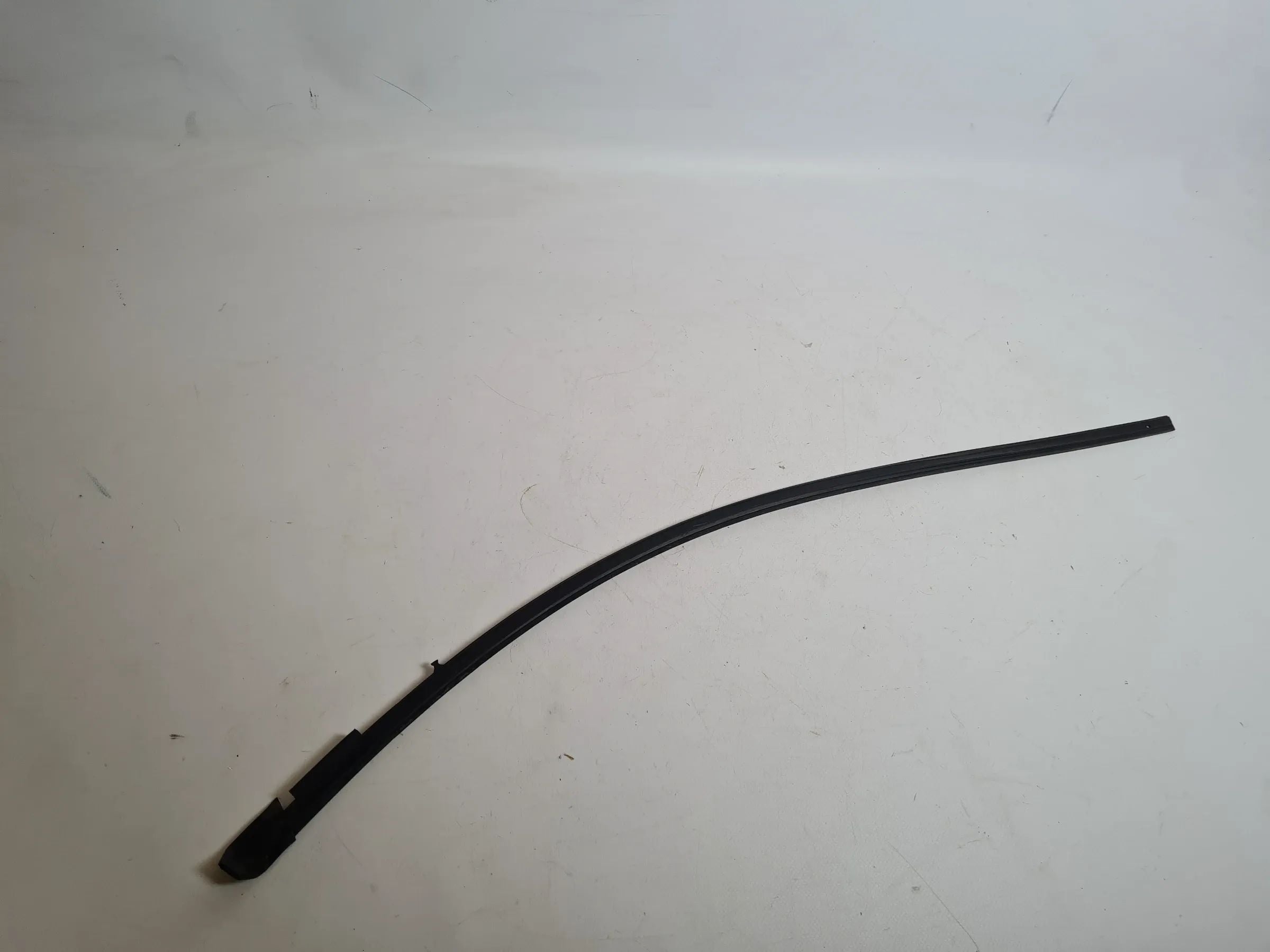 Original Mercedes C-Klasse CL203 Leiste Dichtung Links A2036982998