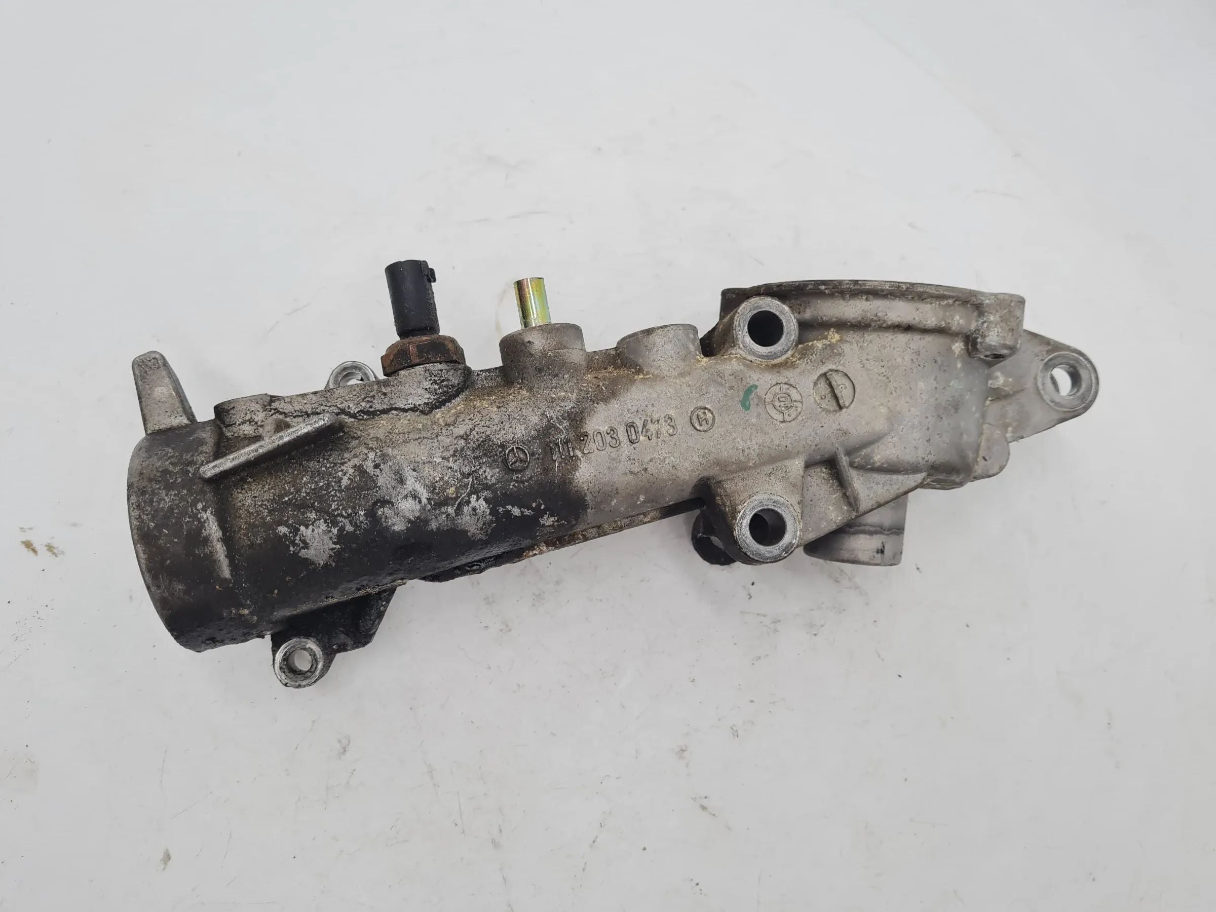Original Mercedes C-Klasse CL203 サーモスタットハウジング M111.955 A1112030473