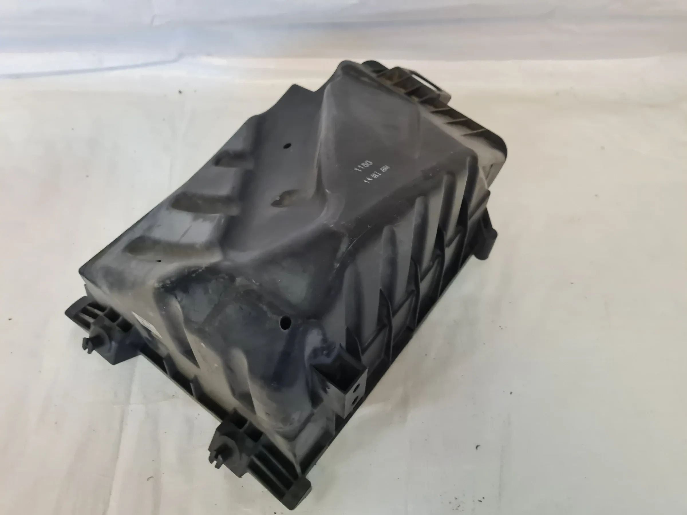 Original Audi A4 8E/B6/B7 Luftfilterkasten Teil 06B133835BD