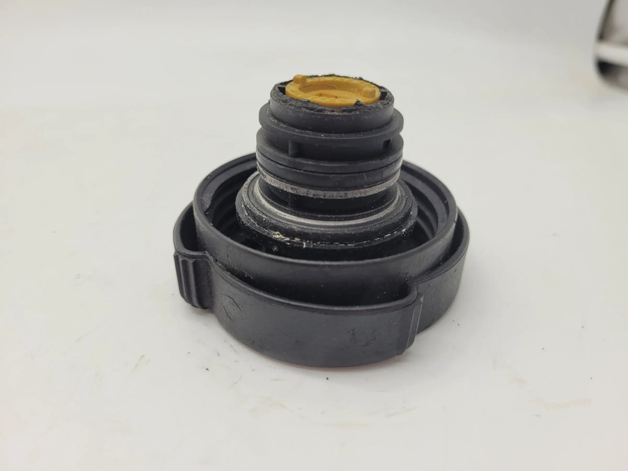 BMW 3 5 7 X3 Series E39 E46 E60 E61 E65 E83 Radiator Cap 1742232