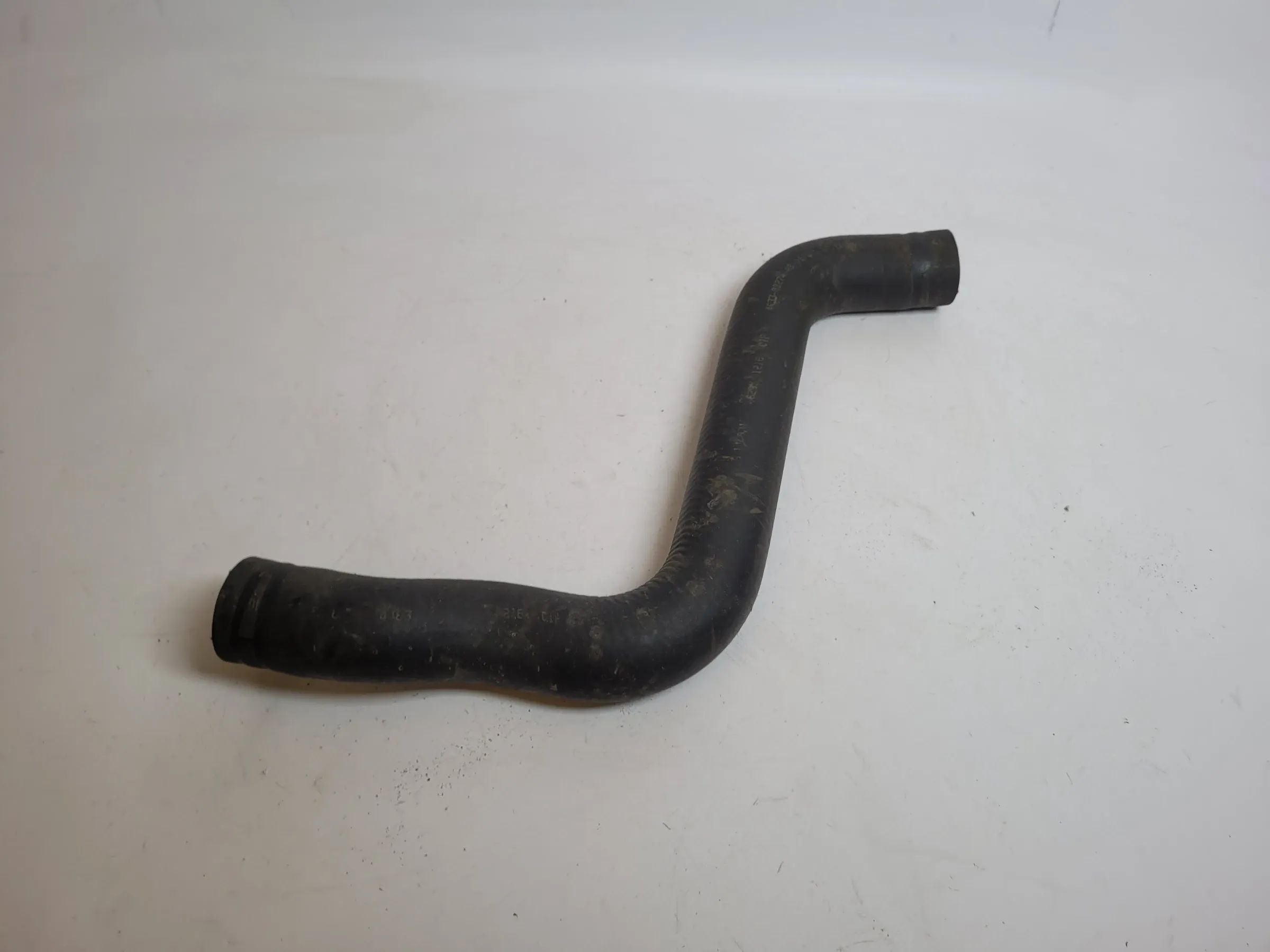 Ford Mustang V Kühlleitung Kühlschlauch Benzin 4R33-8B274-AB Original