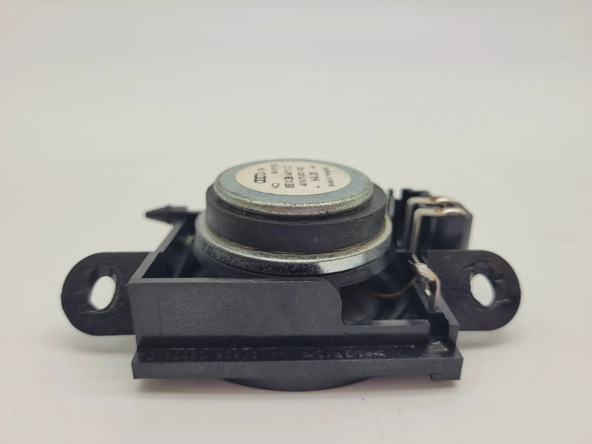 Original Audi A4 (8E/B6/B7) Lautsprecher Armaturenbrett 8E0035411C