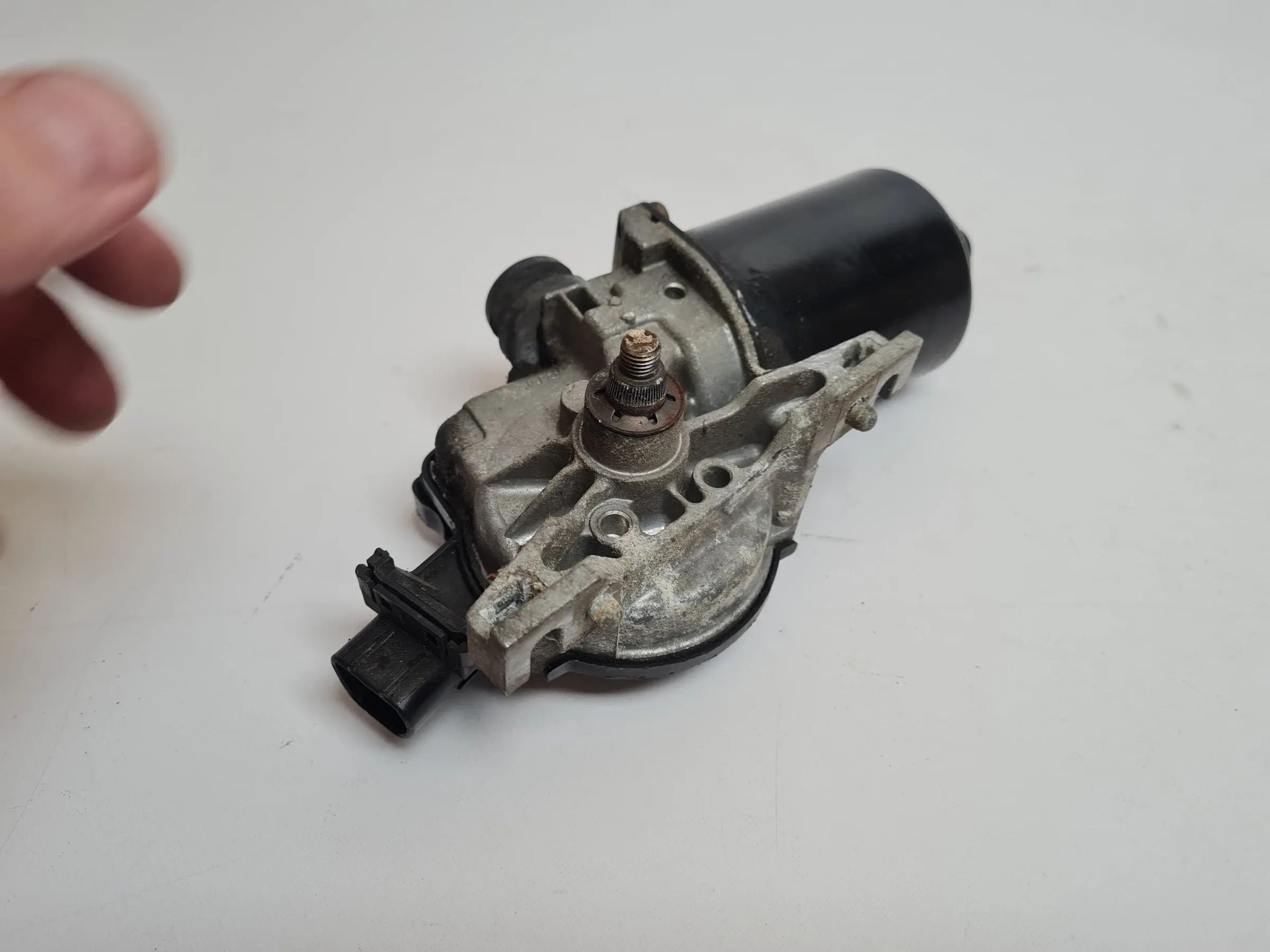 Original Mazda 6 (GG) Wischermotor Vorne 849200-2390 / GJ6A