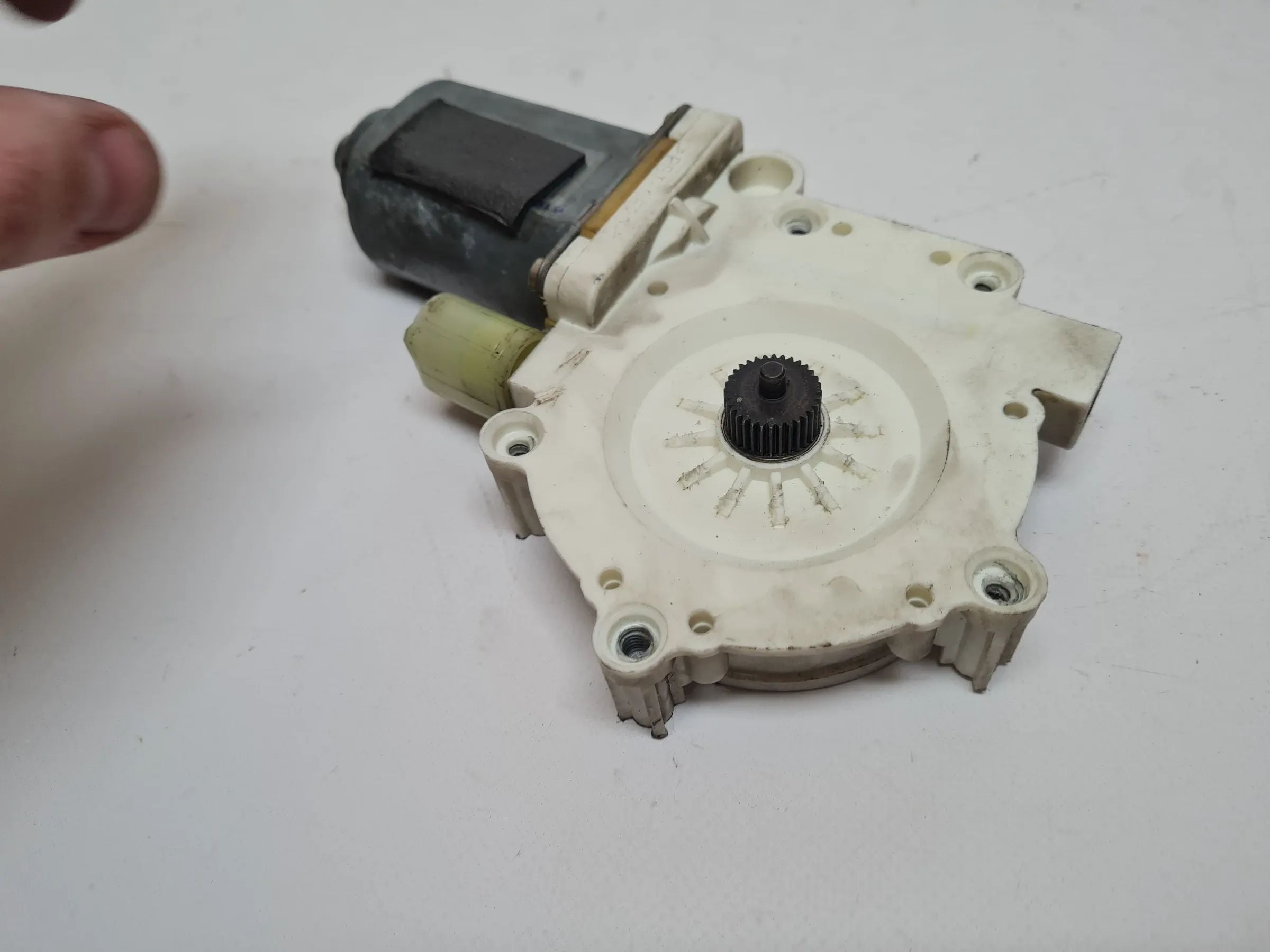 Original BMW 5er Touring E39 Fensterhebermotor Rechts Hinten 67.62-836051