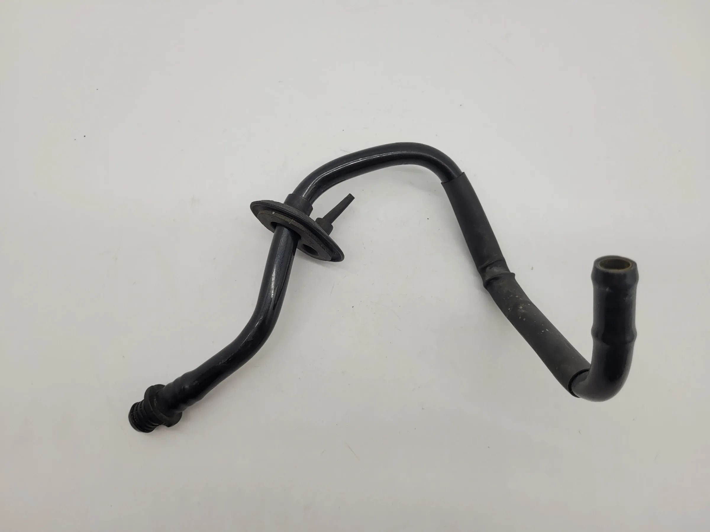 Original Audi A6 (4B2/4B4) Unterdruckleitung Bremskraftverstärker 8D0611743