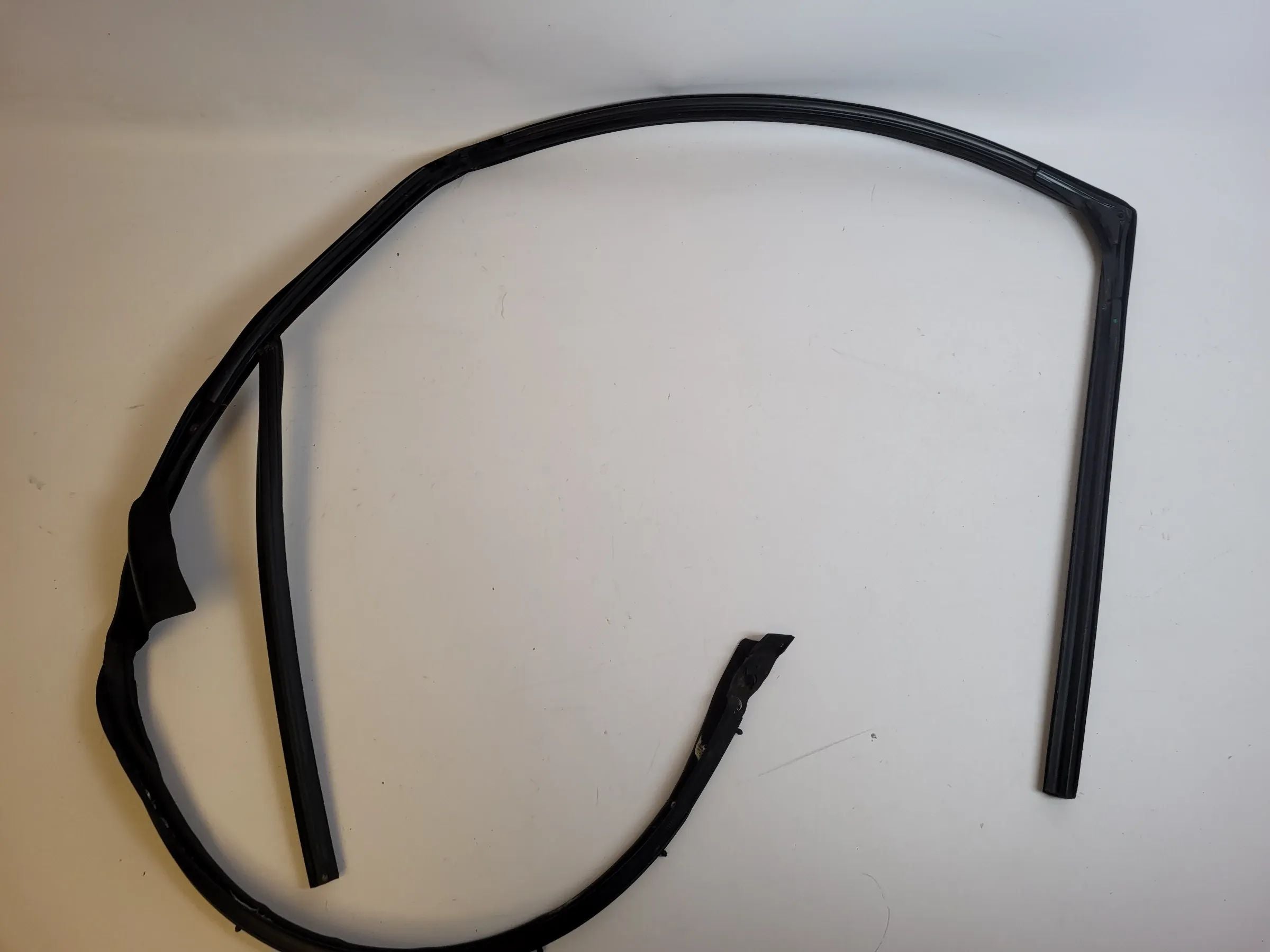 Original Audi A6 (4B2/4B4) Fensterführung Dichtung Hinten Links 4B9839439