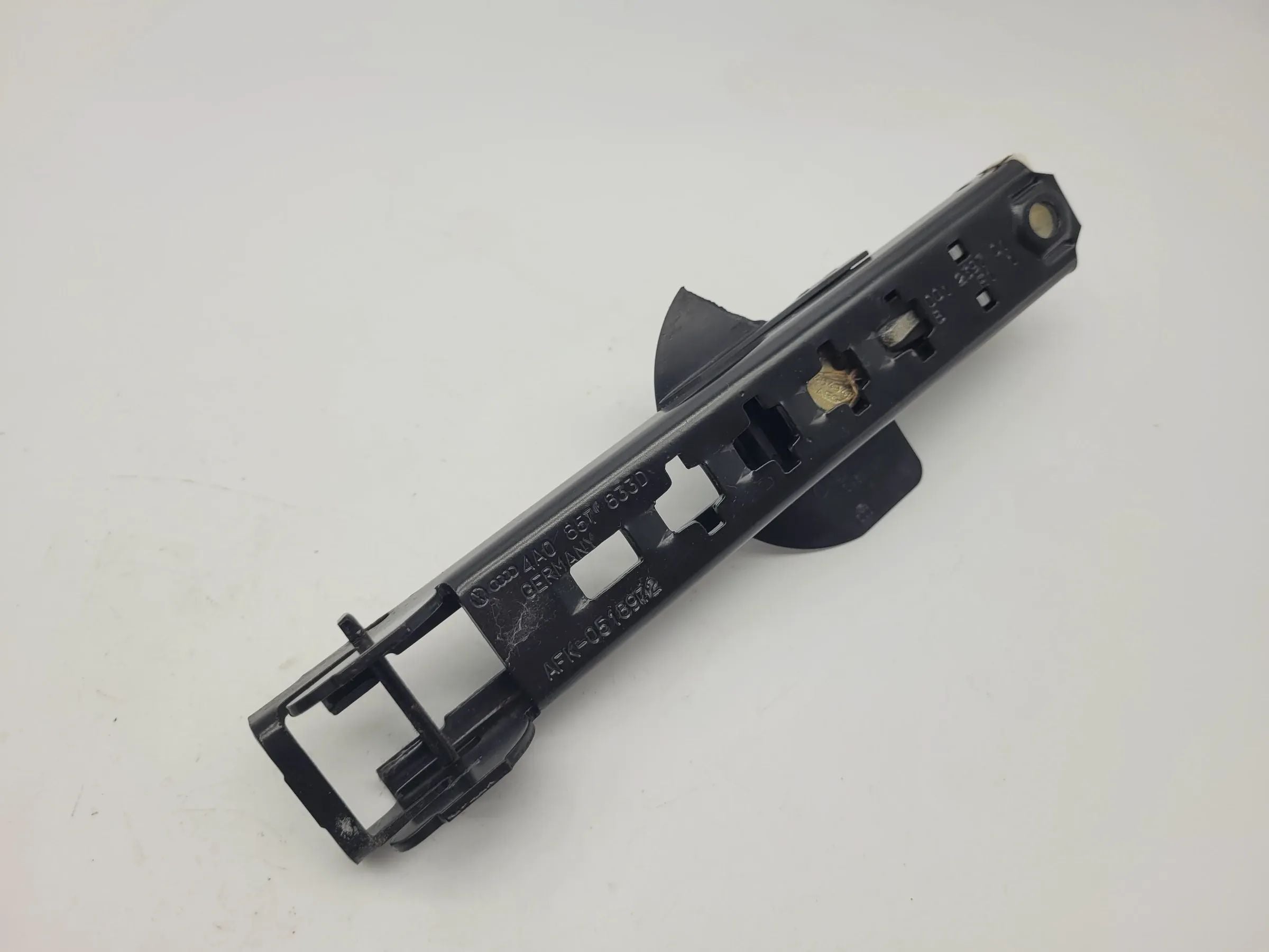 Original Audi A6 Gurtversteller Höhenverstellung Vorne Rechts 4A0857833D