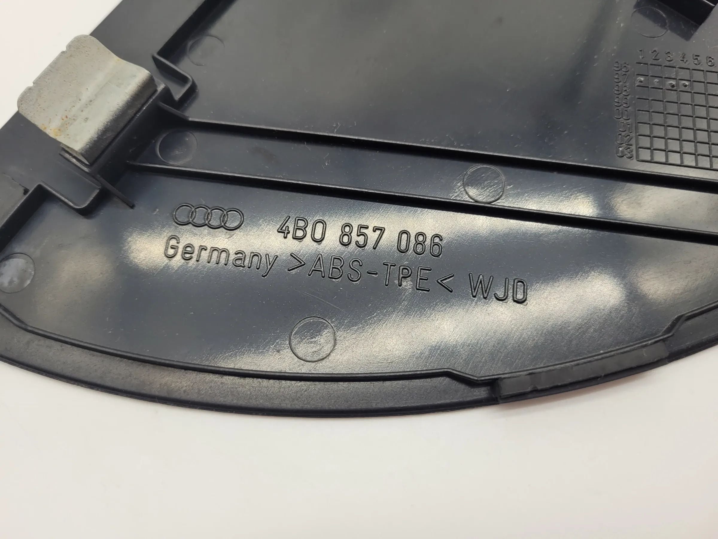 Original Audi A6 (4B2/4B4) Armaturenbrett Seitenblende Rechts Schwarz 4B0857086