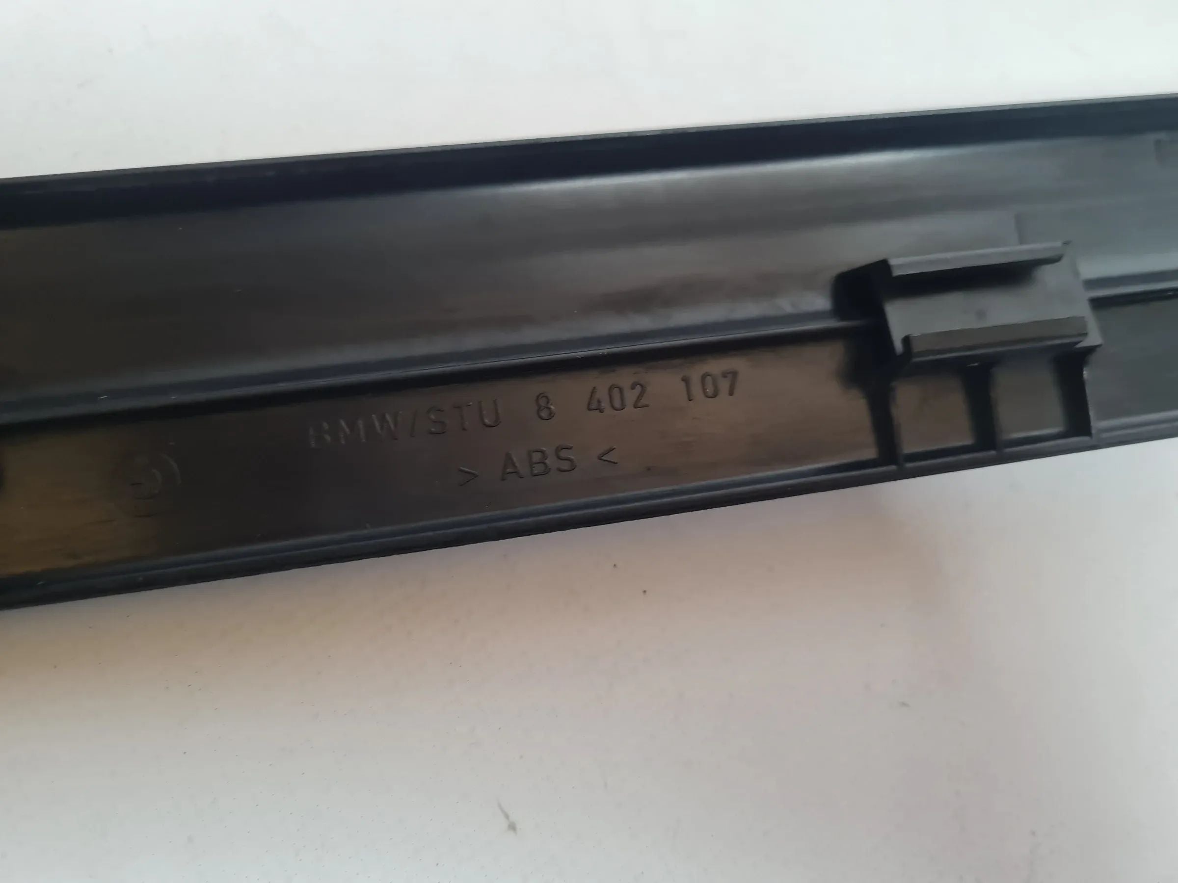 Original BMW X5 (E53) Einstiegsblende Kick Trim Vorne Links 8402107