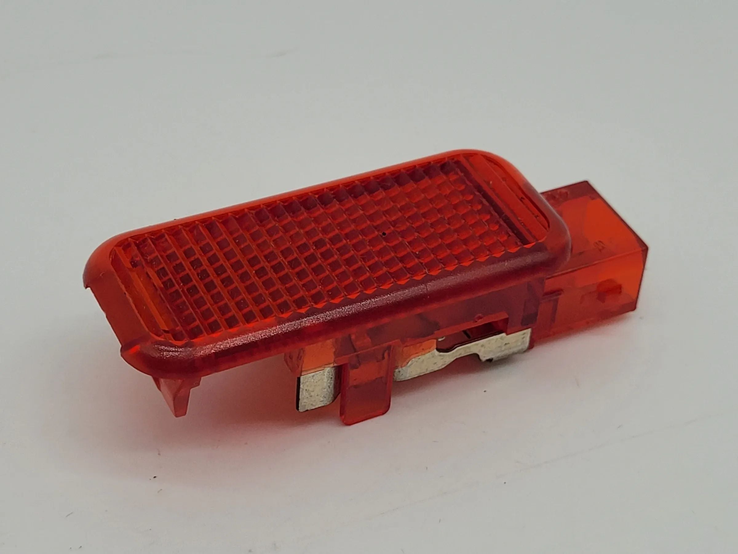 Original Audi A4 (8E/B6/B7) Türleuchte Türlicht Leuchte Rot L/R 8D0947411