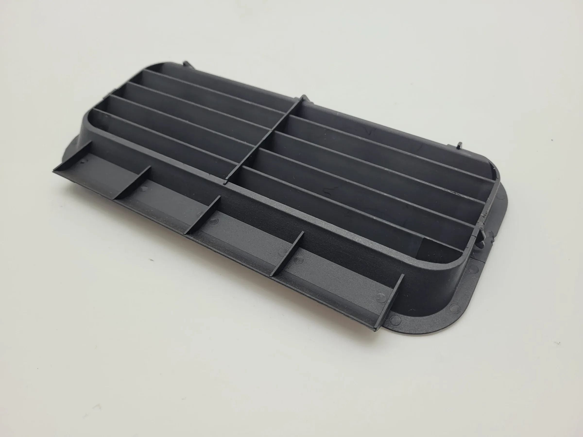Original Audi A6 (4B2/4B4) Kofferaum Verkleidung Blende Luft R/L 8E5863887A