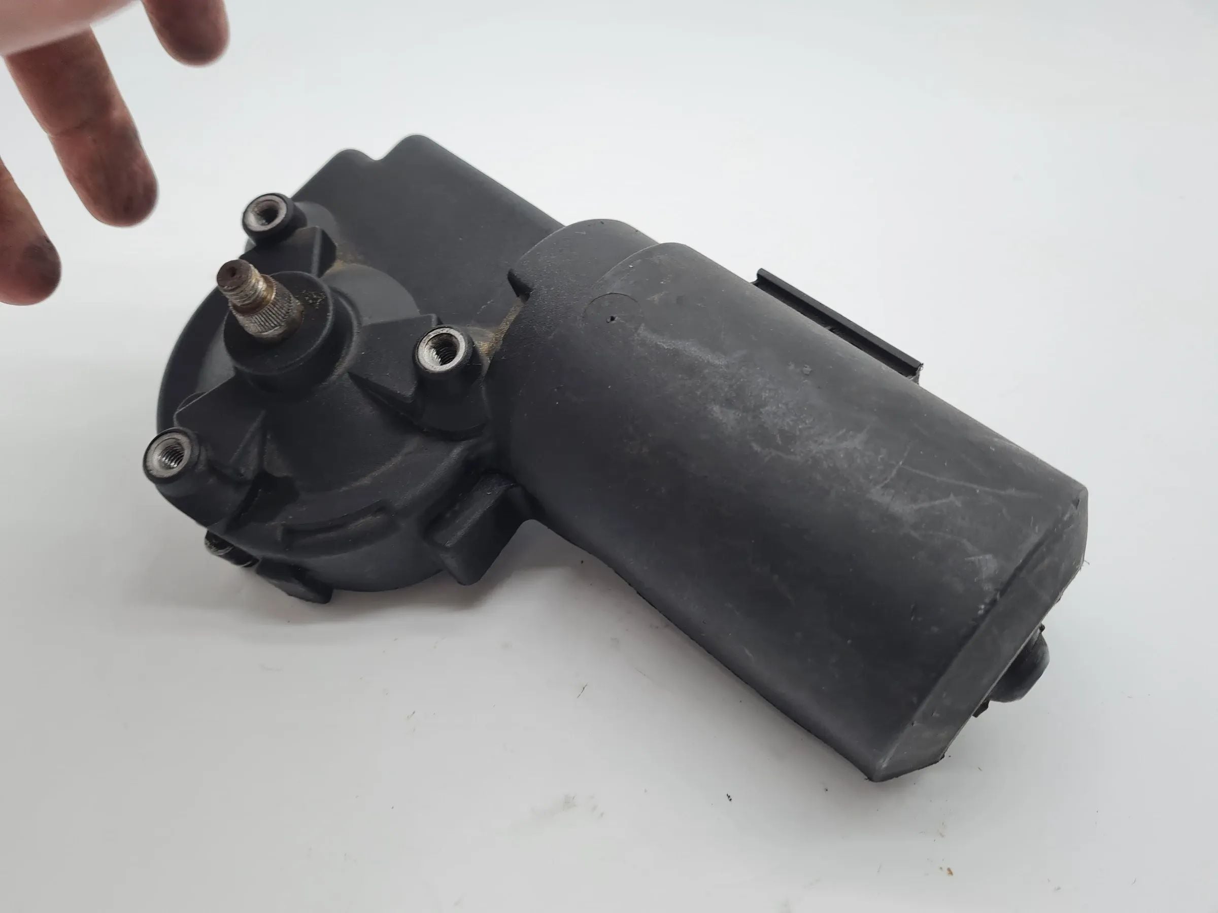 Original Mercedes-Benz E-Klasse (W124) Scheibenwischermotor 0390241425