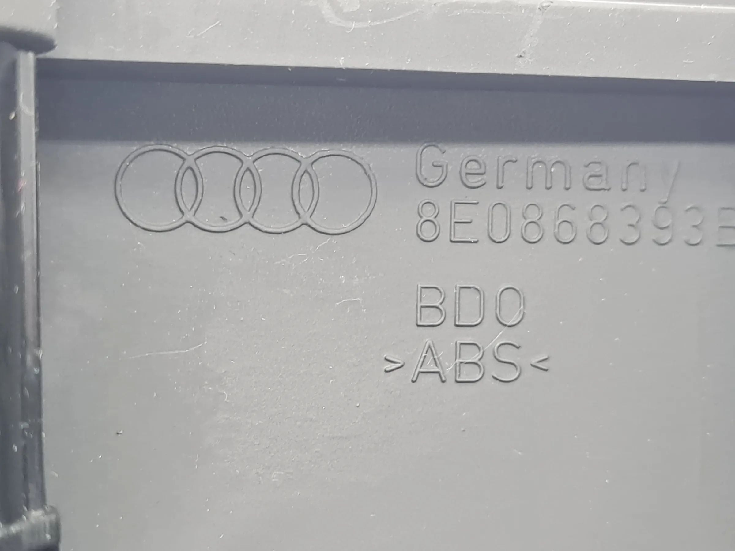 Original Audi A4 (8E/B6/B7) Armstütze Armlehne Türgriff Hinten Links 8E0867373